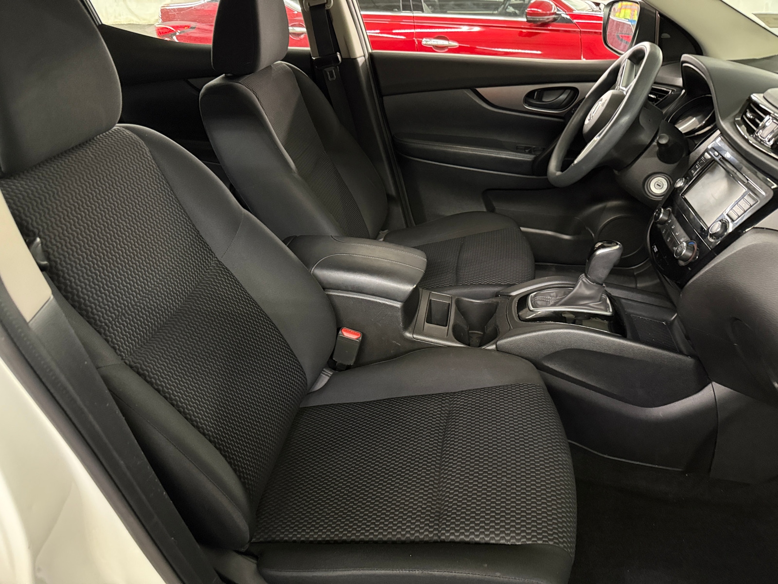 Thumbnail: 2022 Nissan Rogue Sport - 2