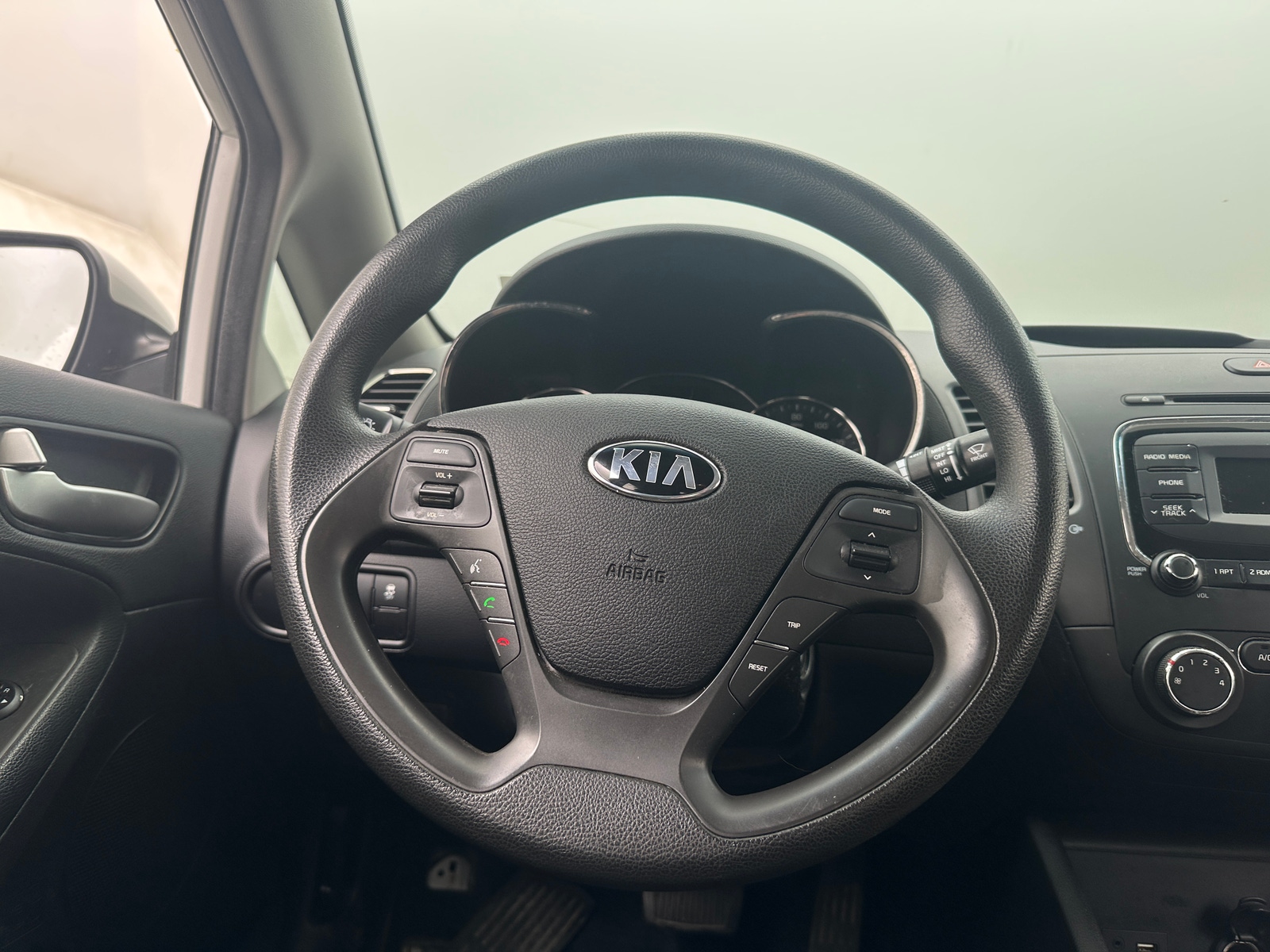 Thumbnail: 2017 Kia Forte - 5