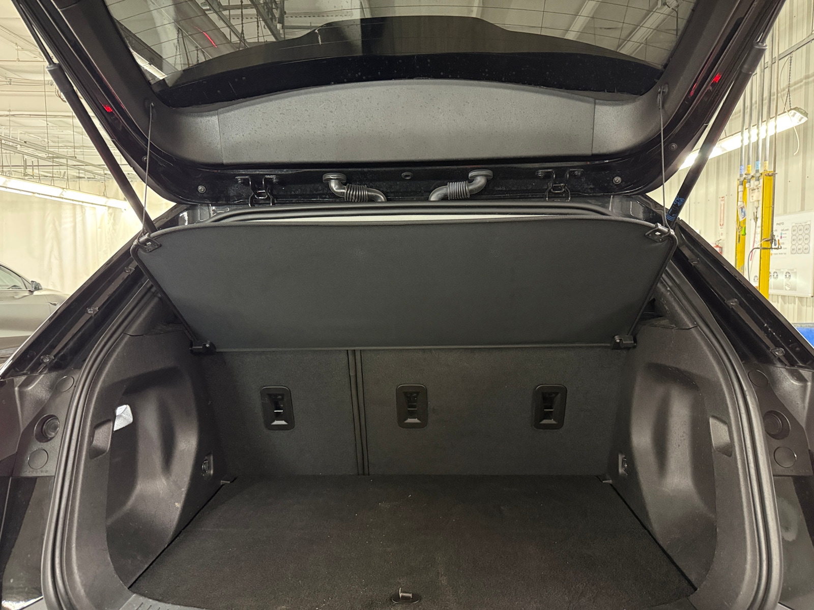 Thumbnail: 2023 Chevrolet Bolt EUV - 7