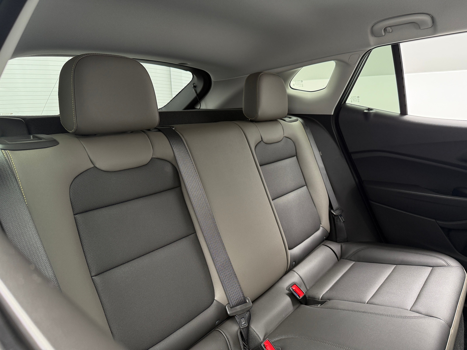 Thumbnail: 2025 Chevrolet Trax - 6