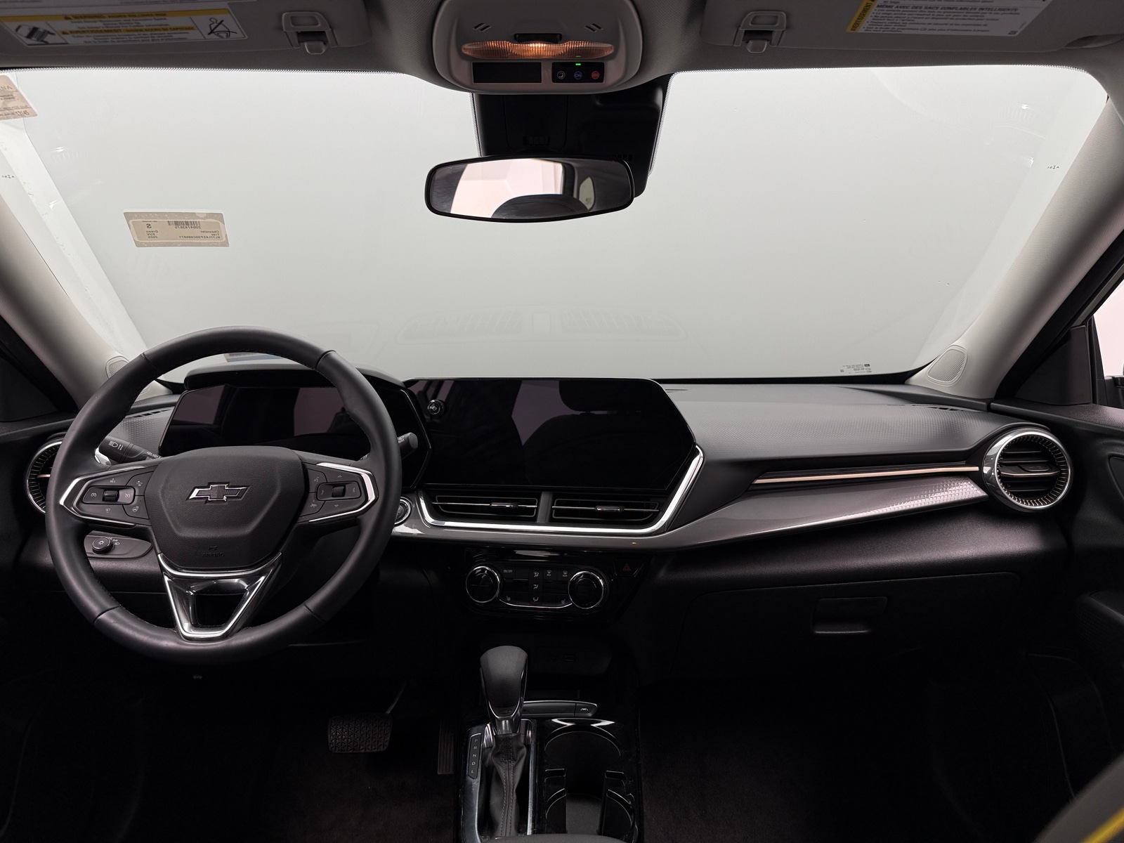 Thumbnail: 2025 Chevrolet Trax - 3