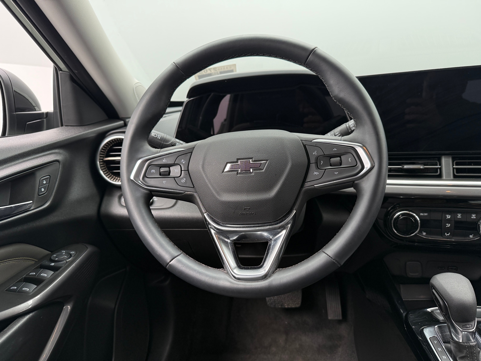 Thumbnail: 2025 Chevrolet Trax - 5