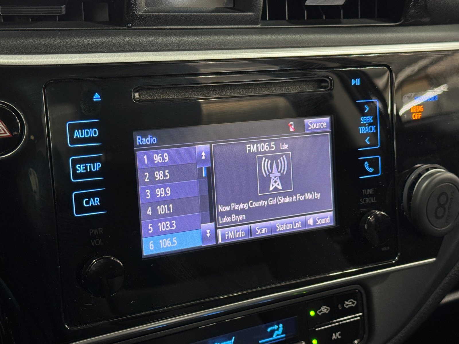 Thumbnail: 2019 Toyota Corolla - 4