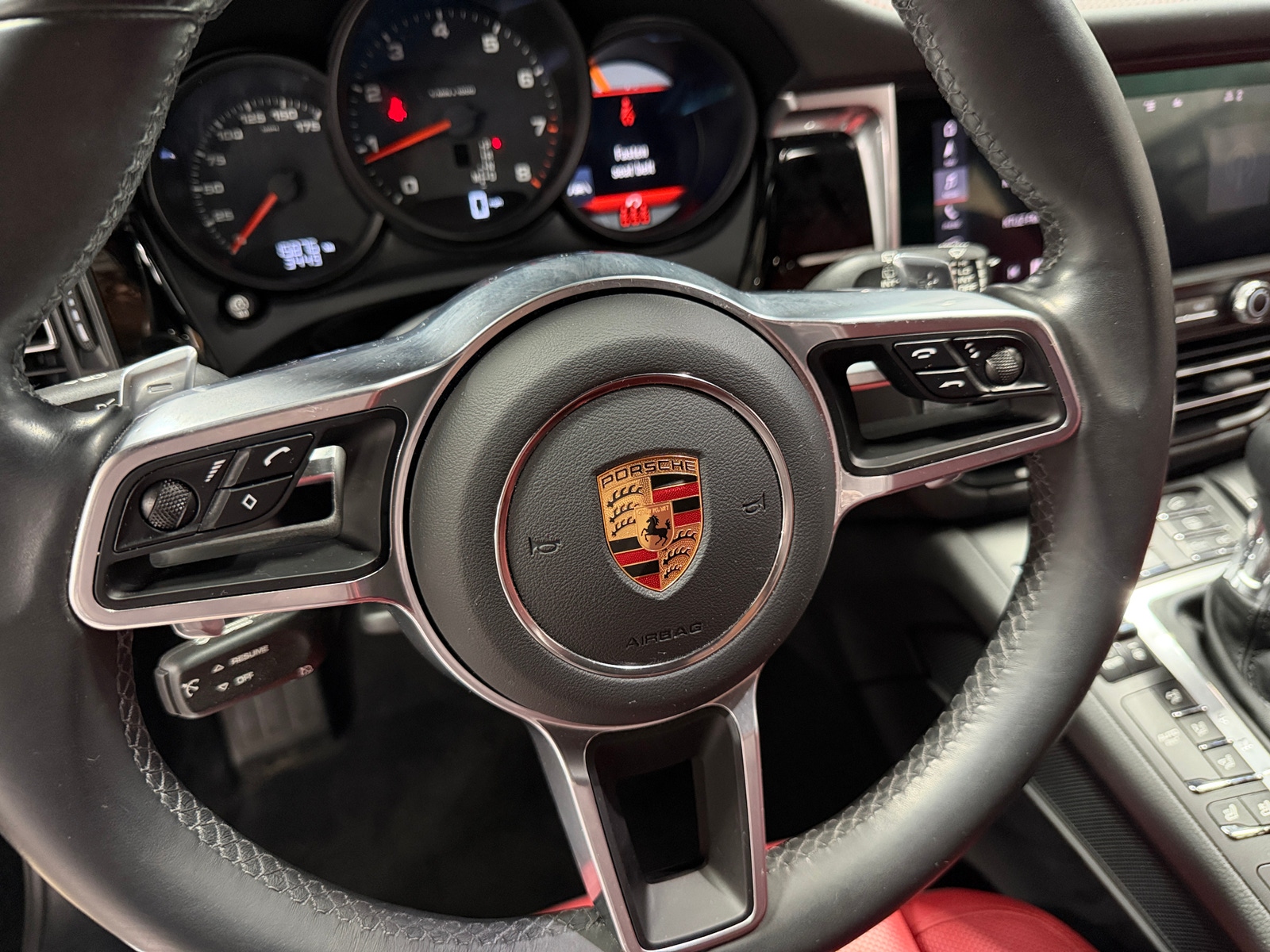 Thumbnail: 2021 Porsche Macan - 4