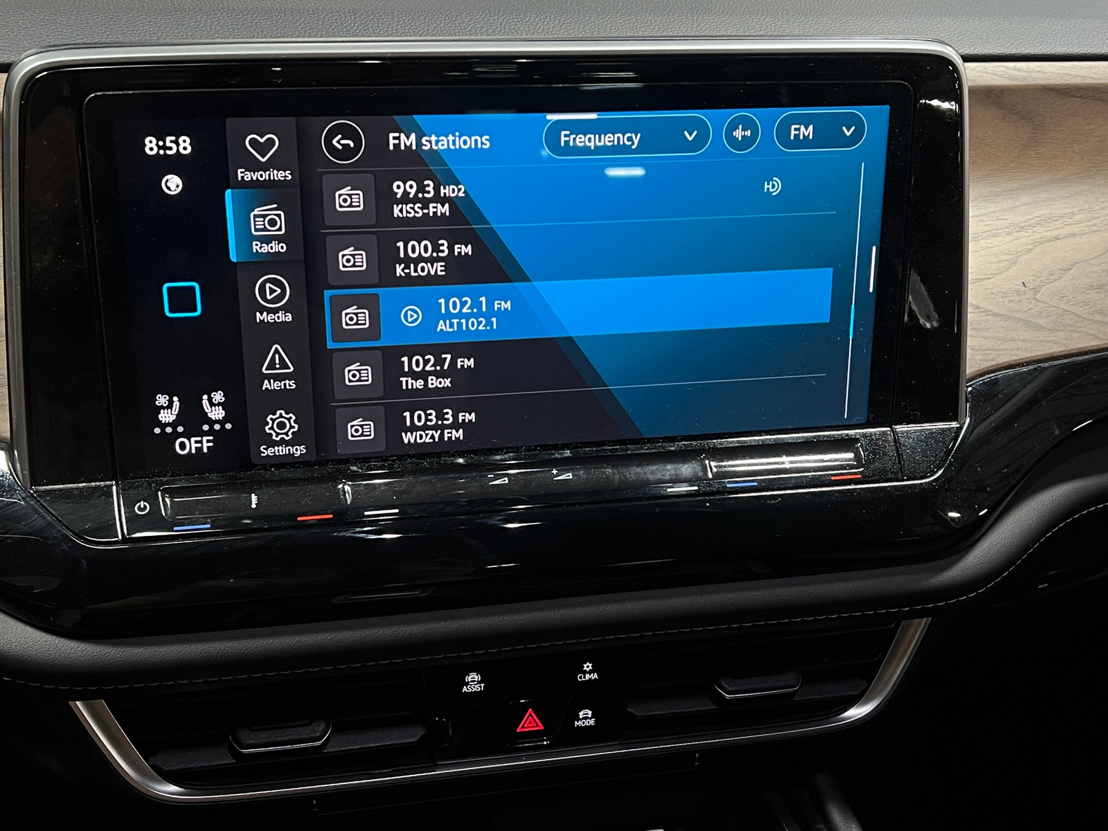 Thumbnail: 2024 Volkswagen Atlas - 3