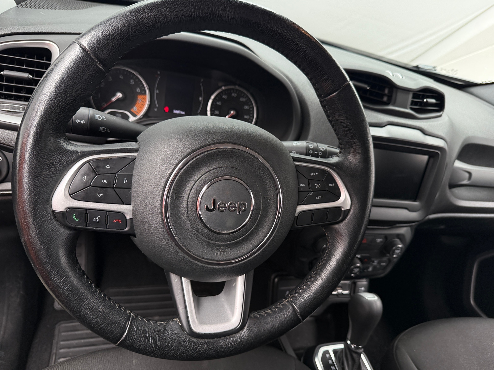 Thumbnail: 2019 Jeep Renegade - 5