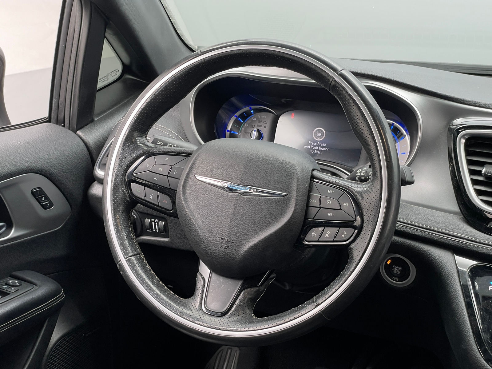 Thumbnail: 2019 Chrysler Pacifica - 4