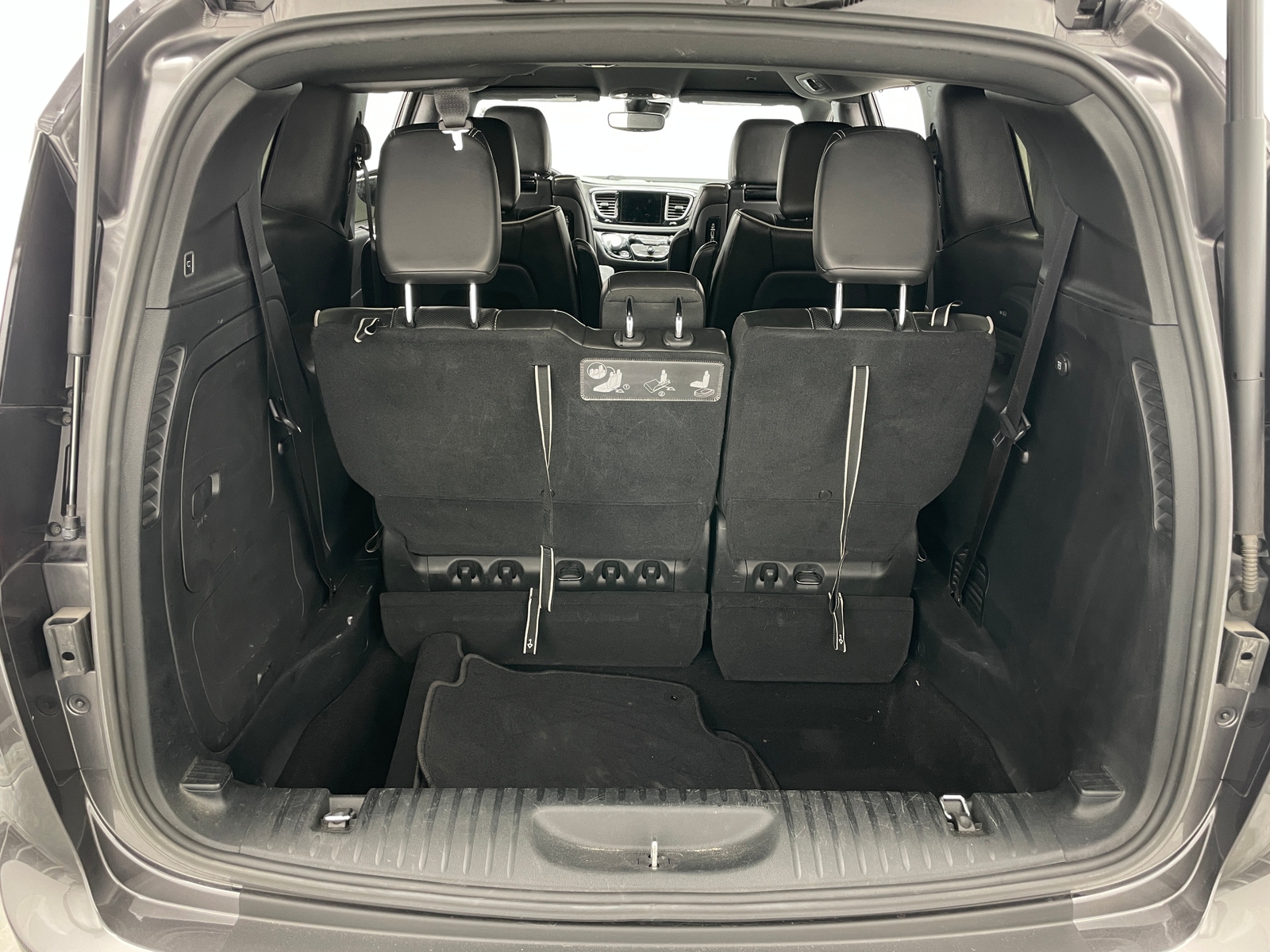 Thumbnail: 2019 Chrysler Pacifica - 6