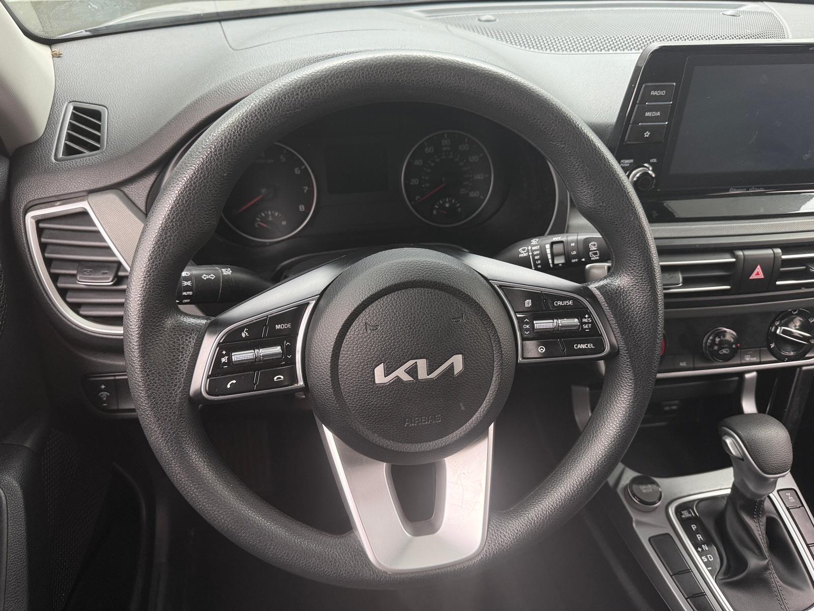 Thumbnail: 2023 Kia Seltos - 5