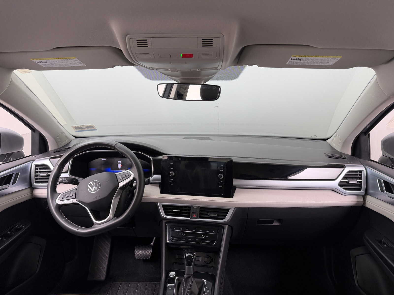 Thumbnail: 2025 Volkswagen Taos - 2