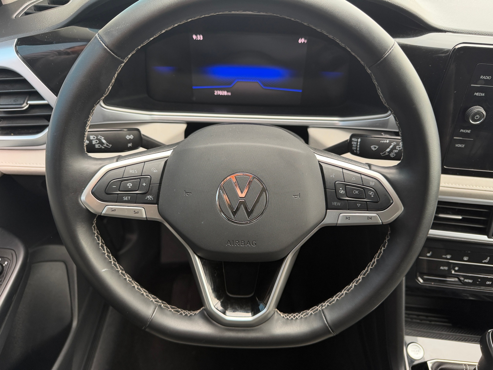 Thumbnail: 2025 Volkswagen Taos - 4