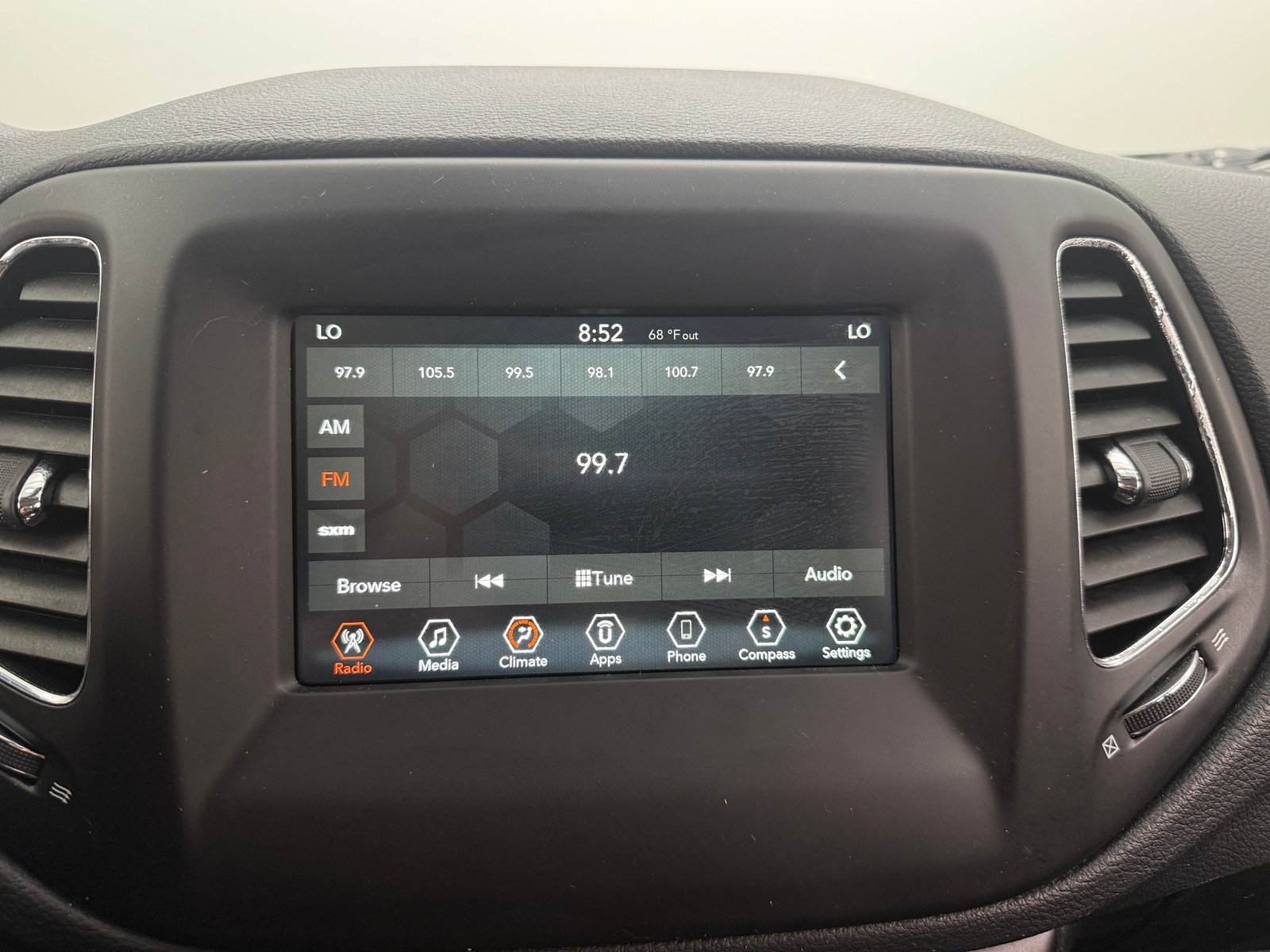 Thumbnail: 2019 Jeep Compass - 4