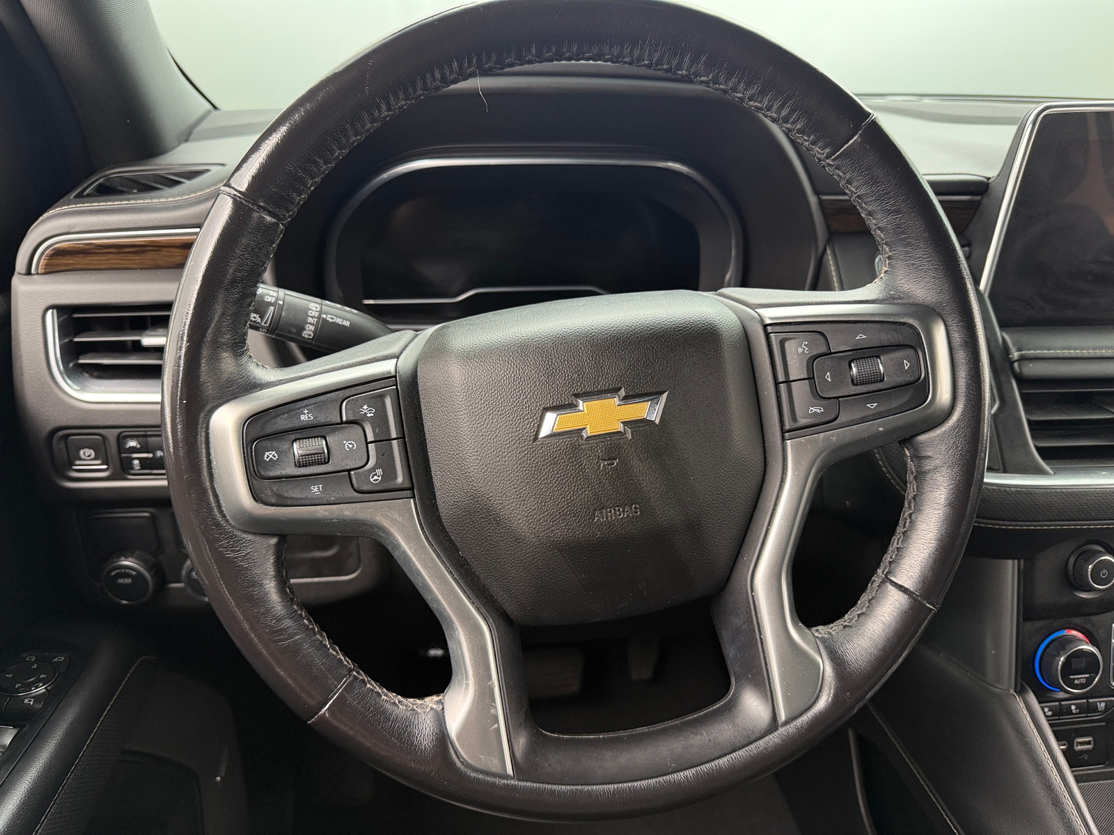 Thumbnail: 2023 Chevrolet Suburban - 4