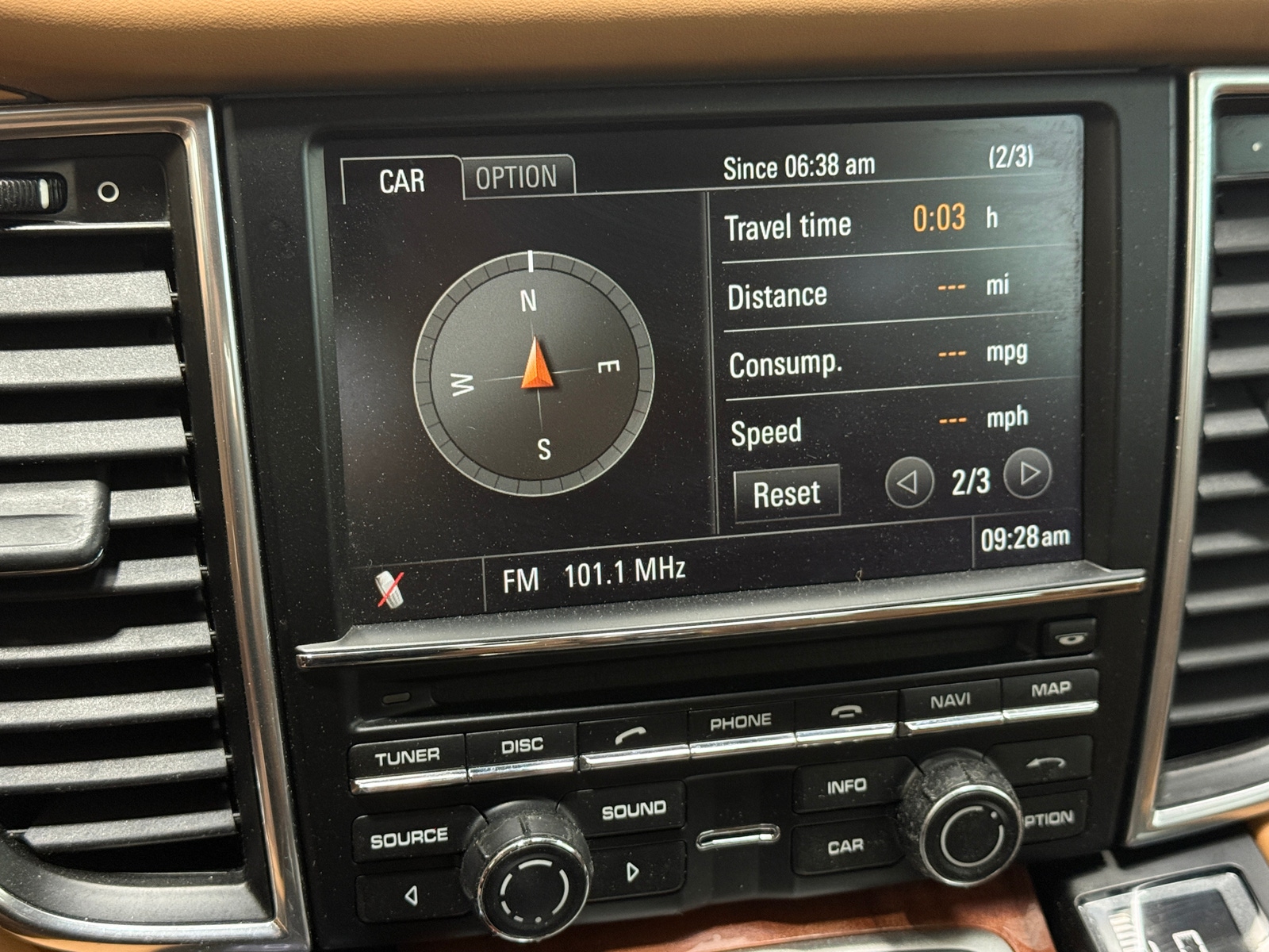 Thumbnail: 2010 Porsche Panamera - 3