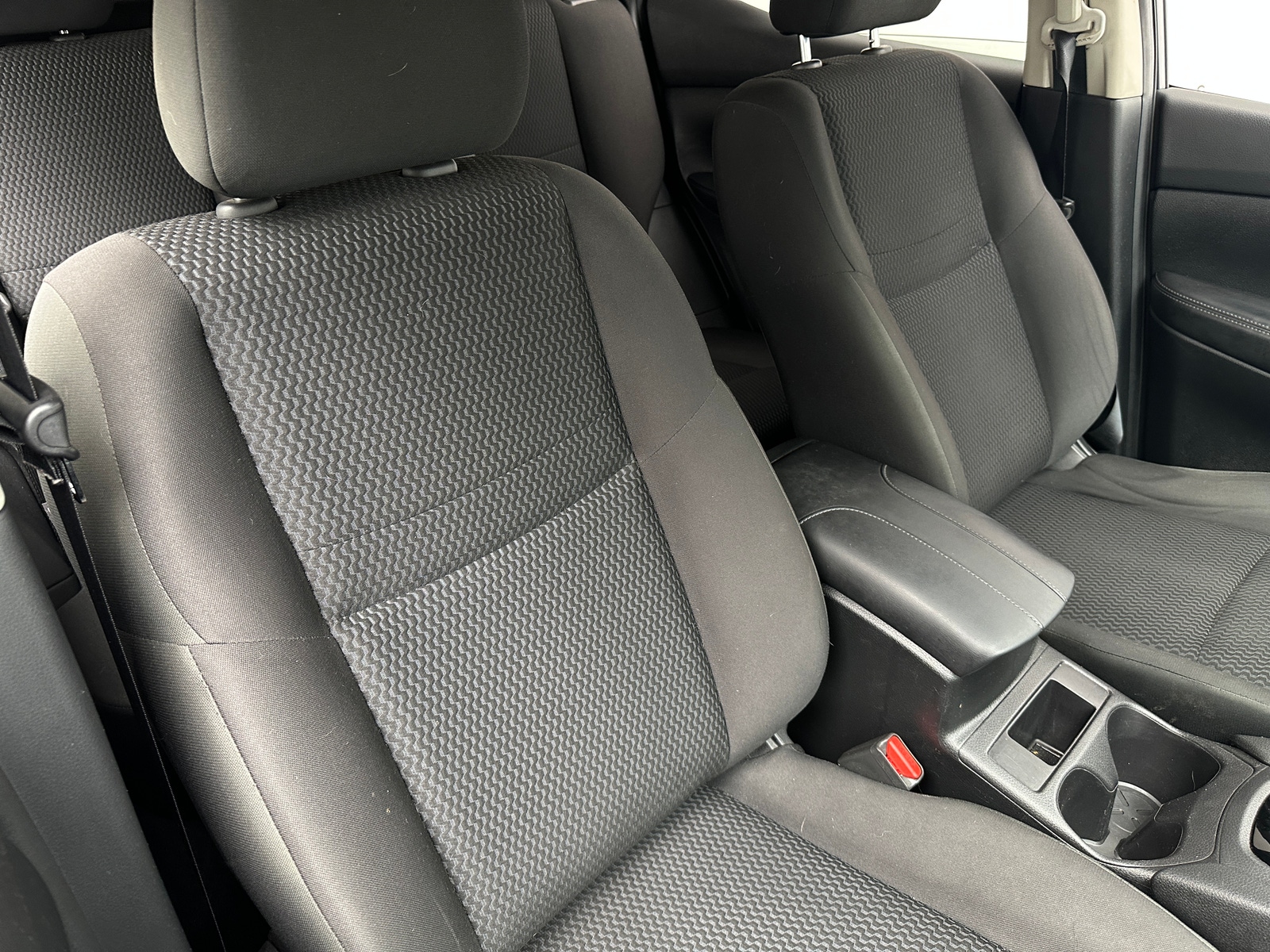 Thumbnail: 2017 Nissan Rogue Sport - 2