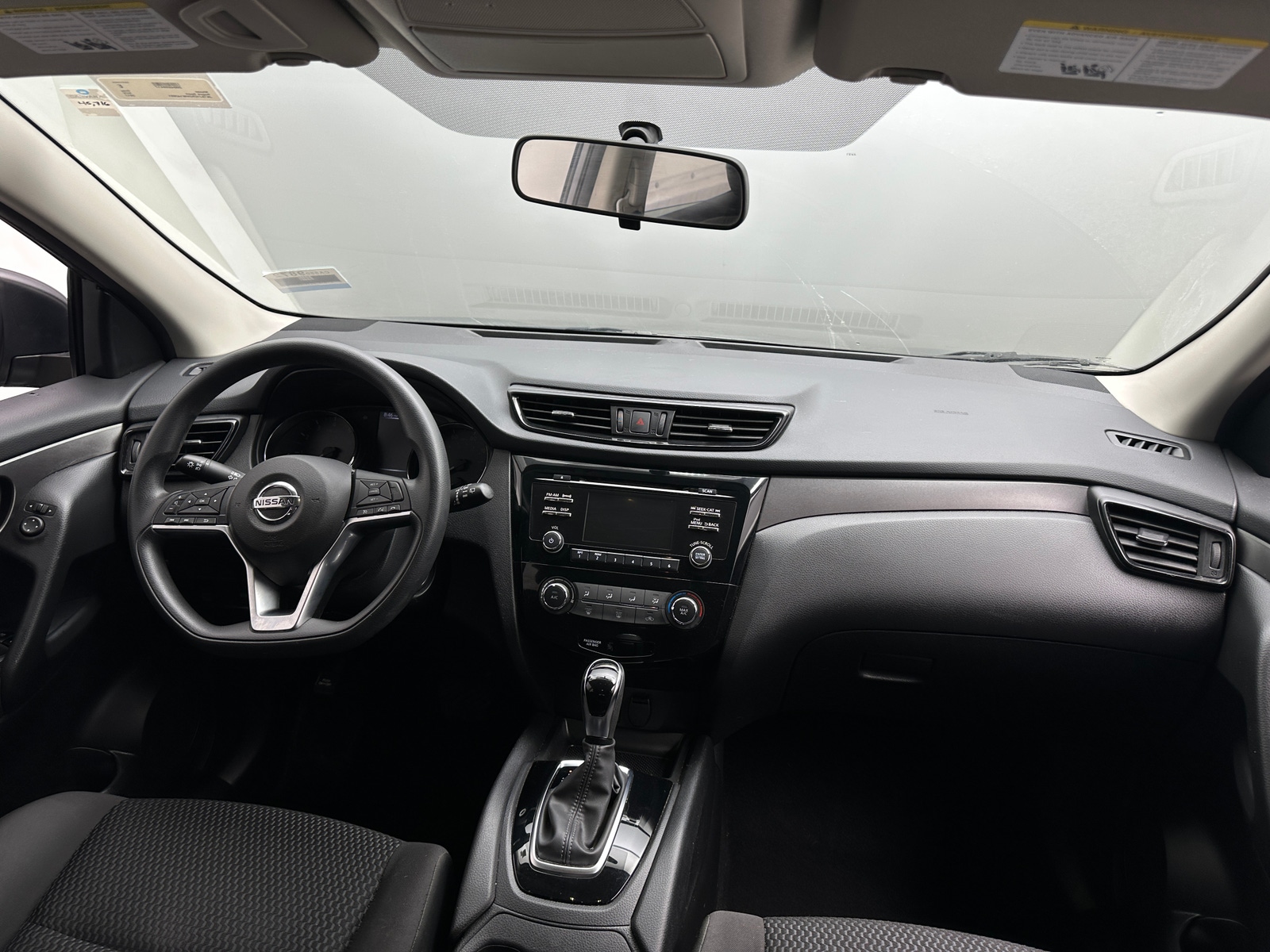 Thumbnail: 2017 Nissan Rogue Sport - 3