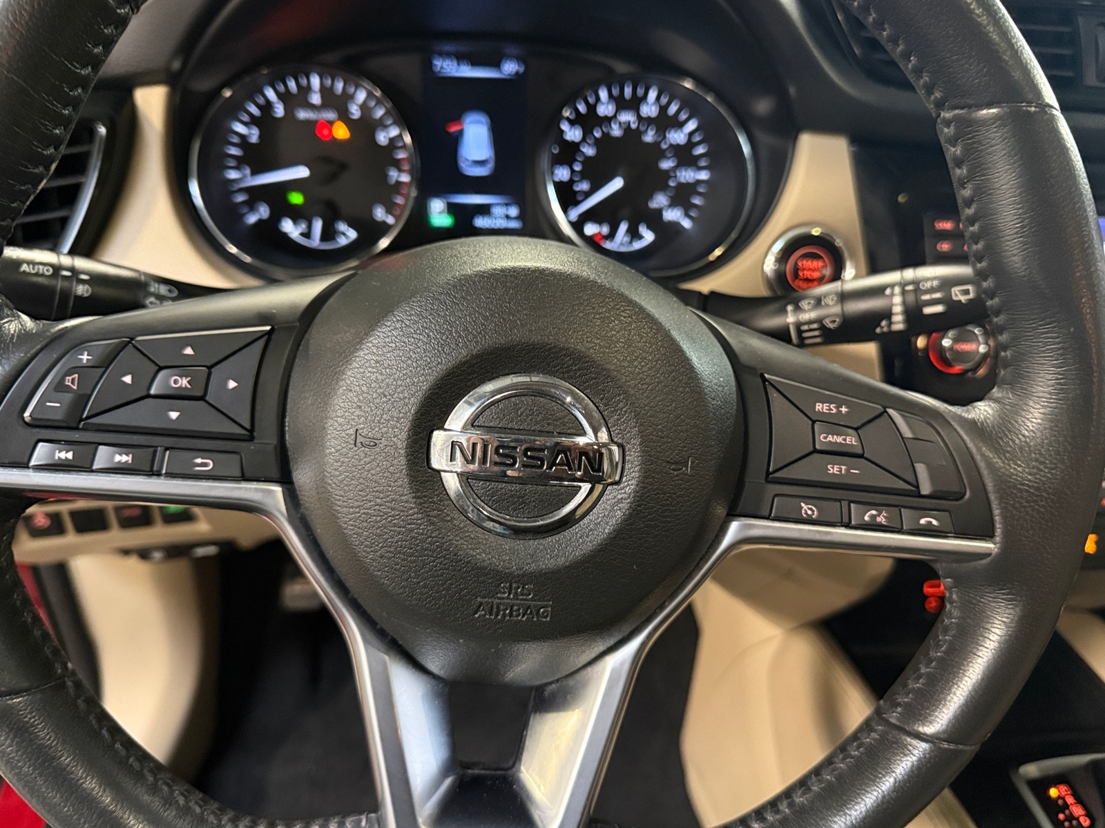 Thumbnail: 2017 Nissan Rogue - 4