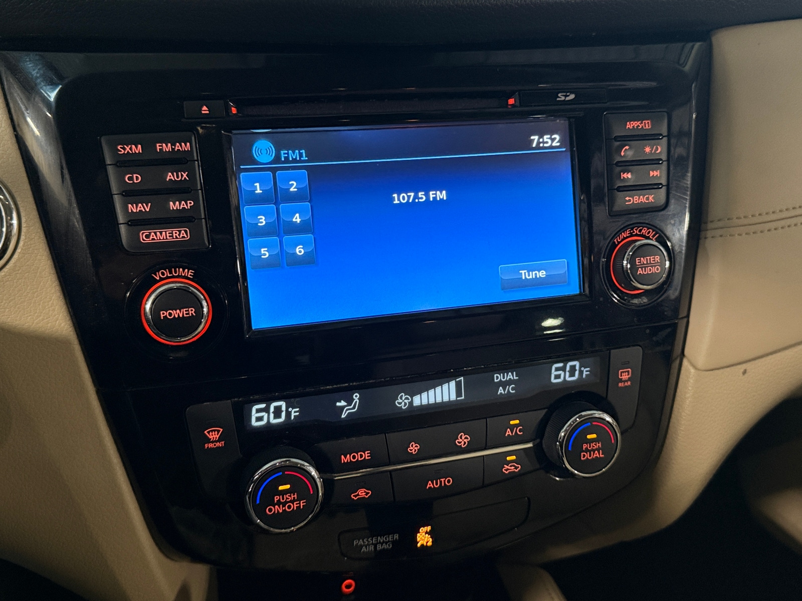 Thumbnail: 2017 Nissan Rogue - 3