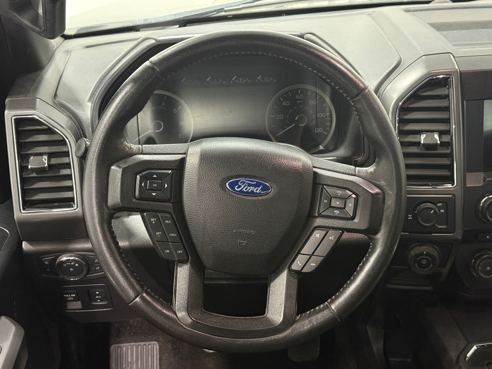 Thumbnail: 2018 Ford Econoline - 5