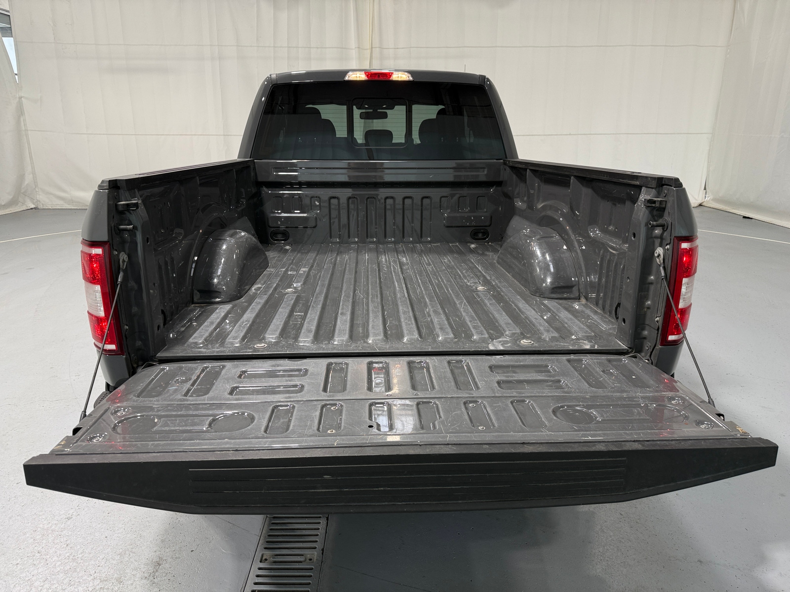 Thumbnail: 2018 Ford Econoline - 7