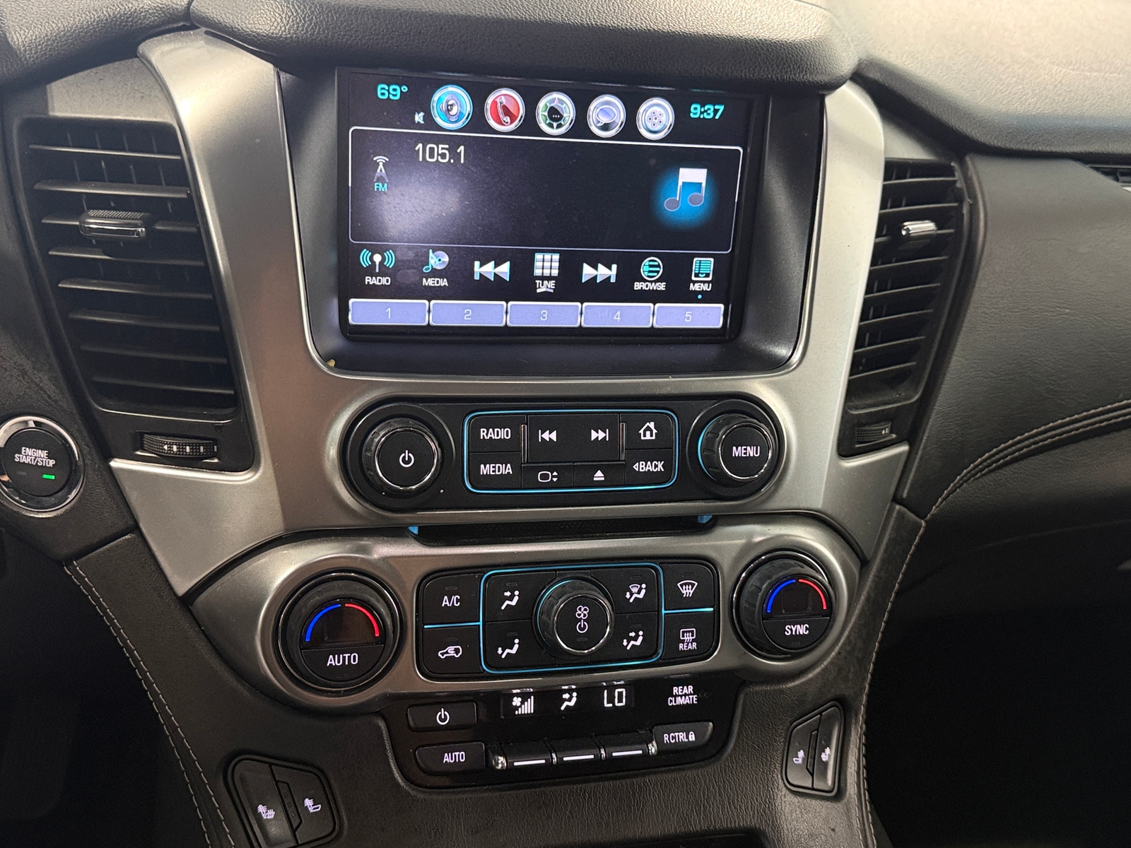 Thumbnail: 2017 Chevrolet Tahoe - 3