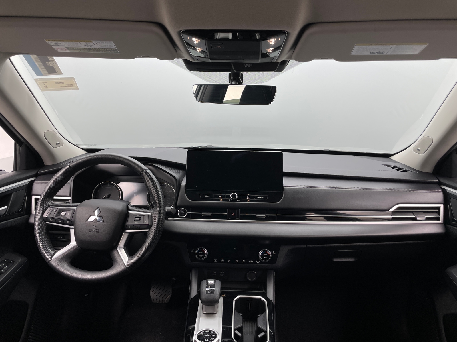 Thumbnail: 2025 Mitsubishi Outlander - 3