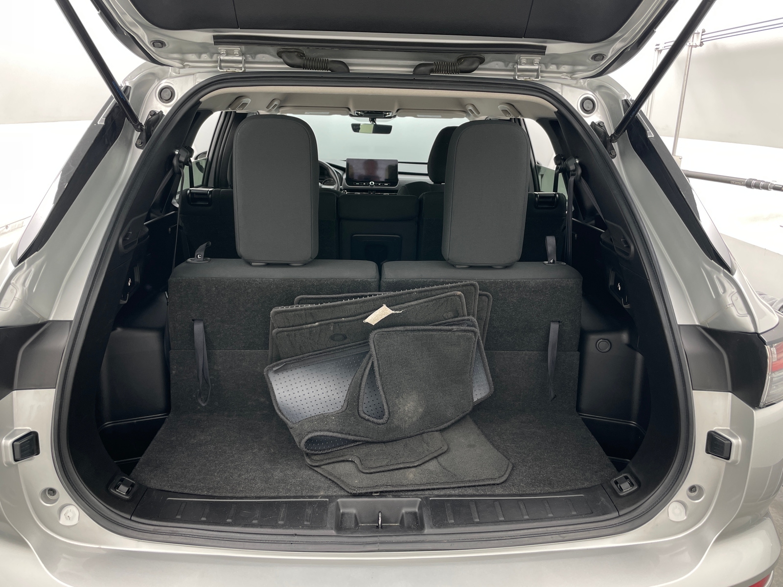 Thumbnail: 2025 Mitsubishi Outlander - 7