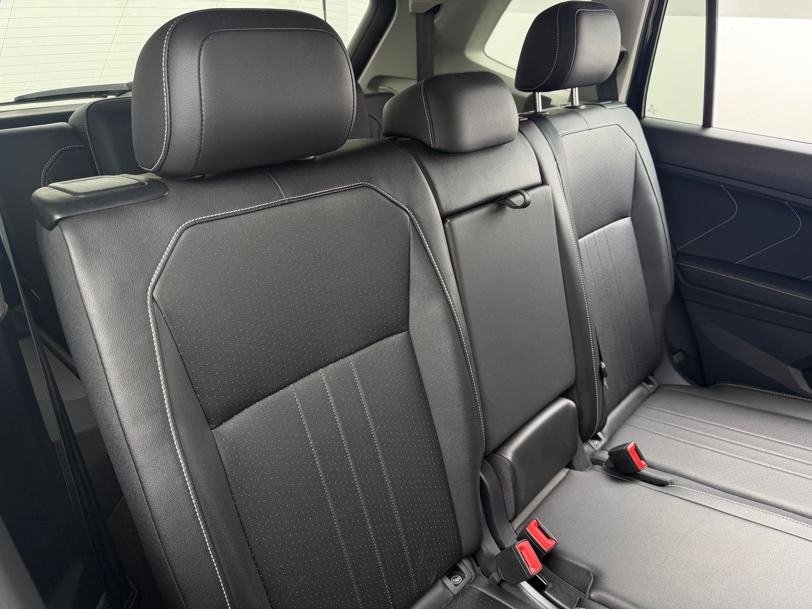 Thumbnail: 2023 Volkswagen Tiguan - 5