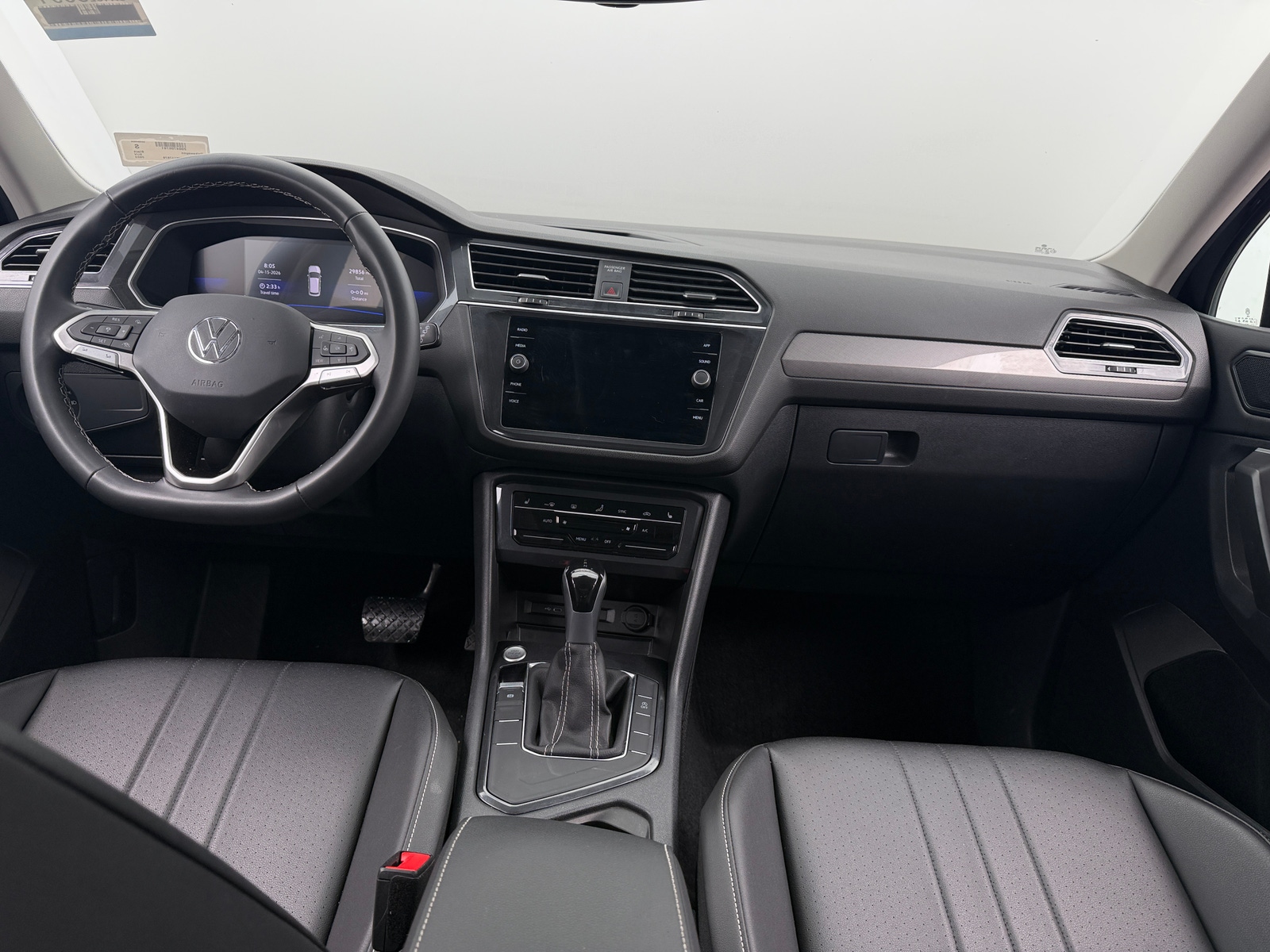 Thumbnail: 2023 Volkswagen Tiguan - 2