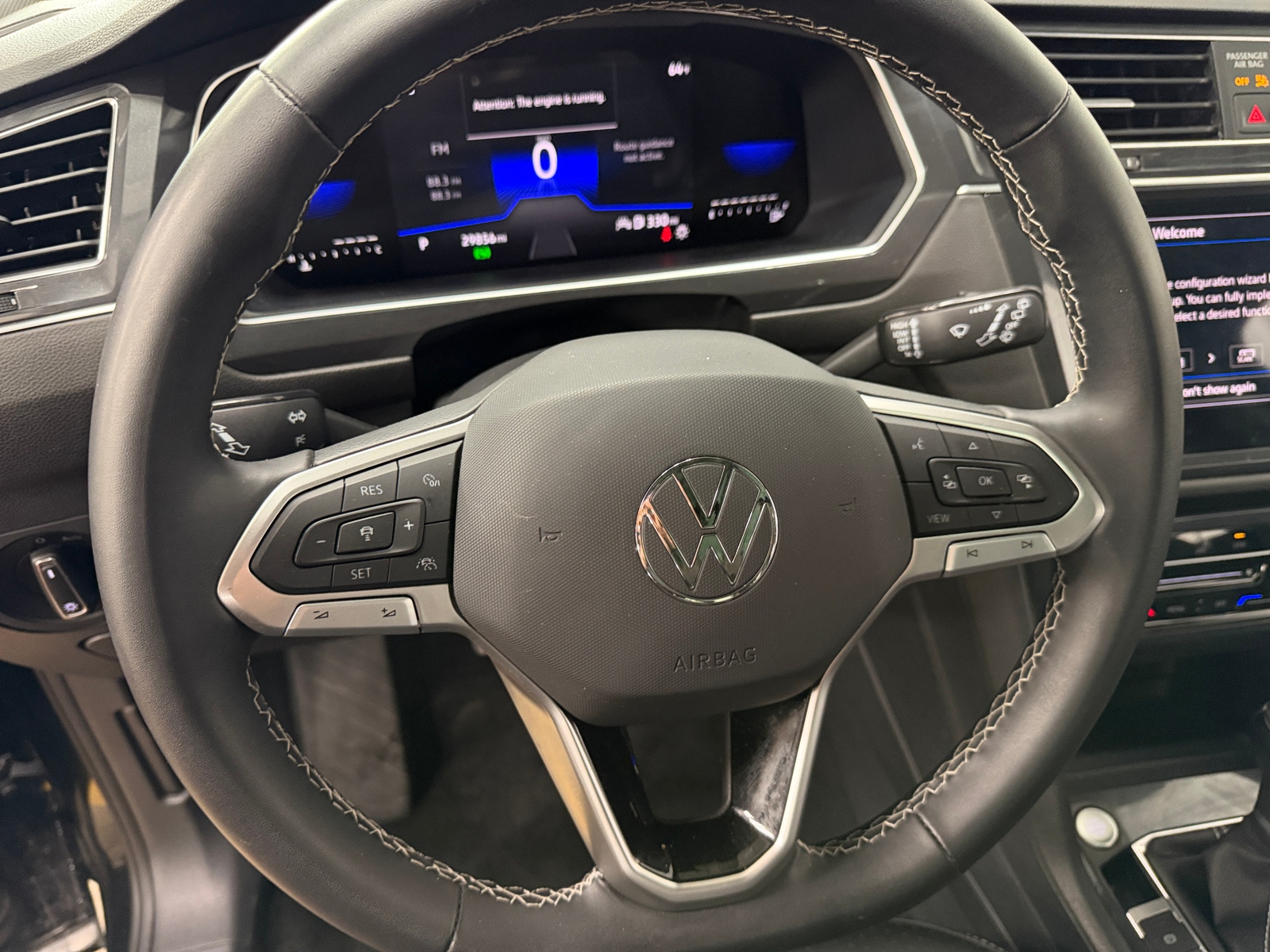 Thumbnail: 2023 Volkswagen Tiguan - 4