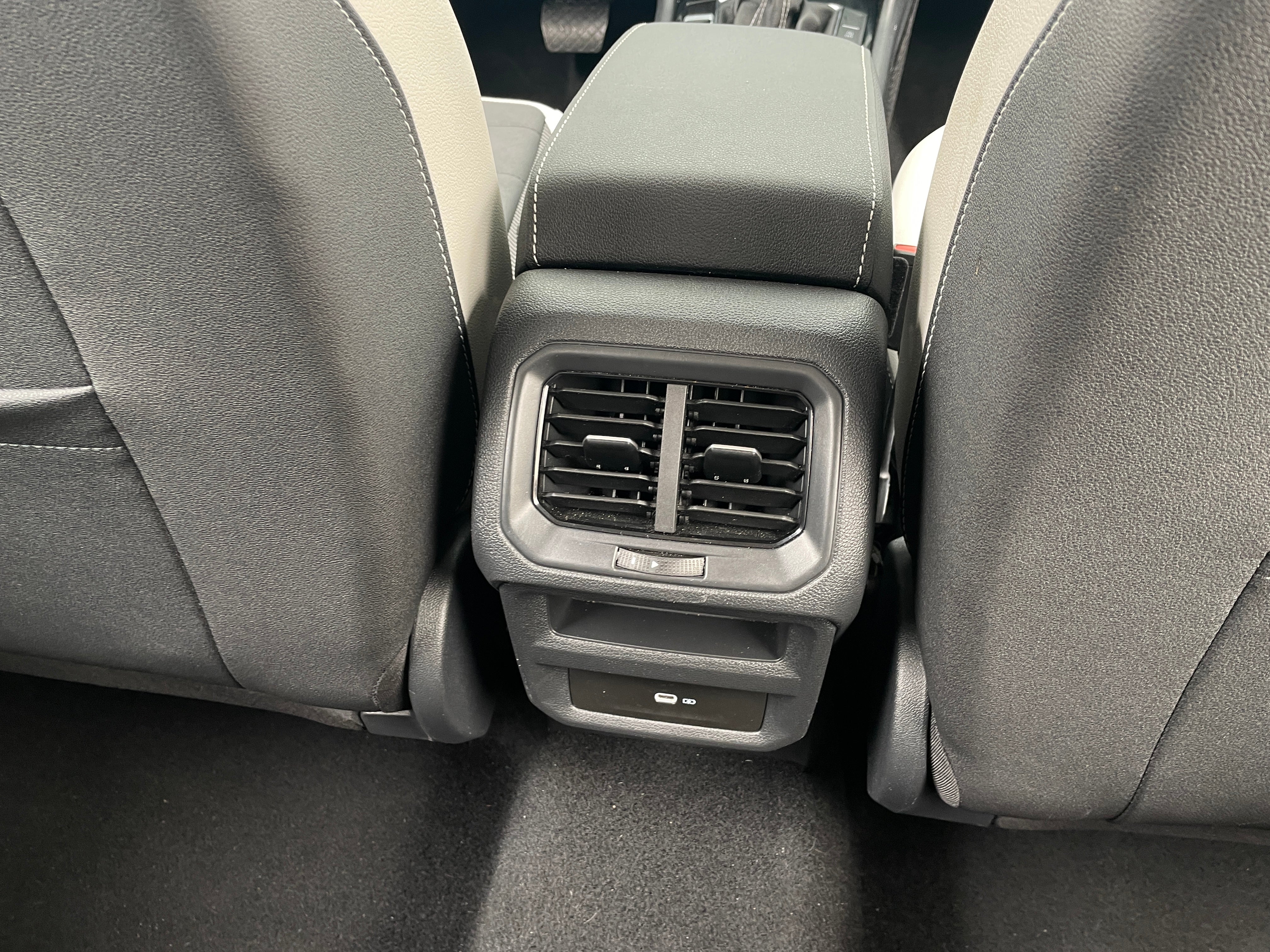 2025 Volkswagen Taos