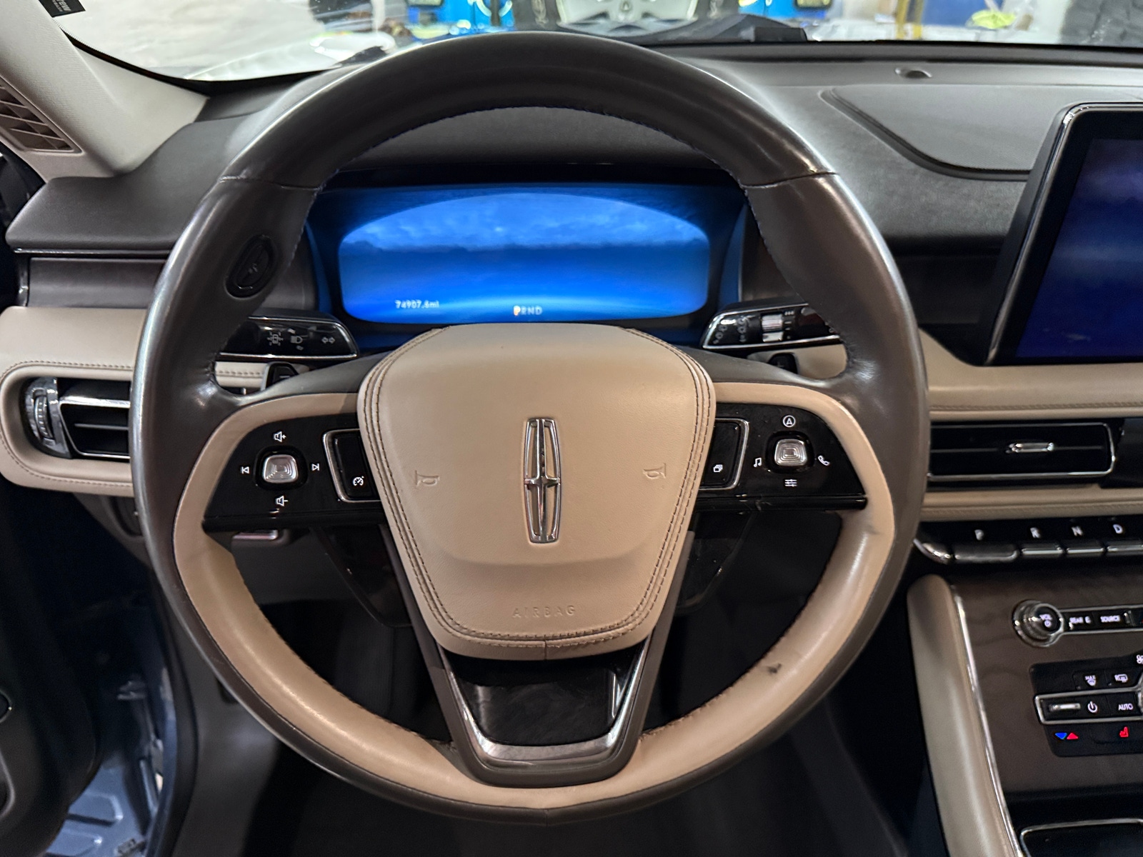 Thumbnail: 2021 Lincoln Aviator - 4