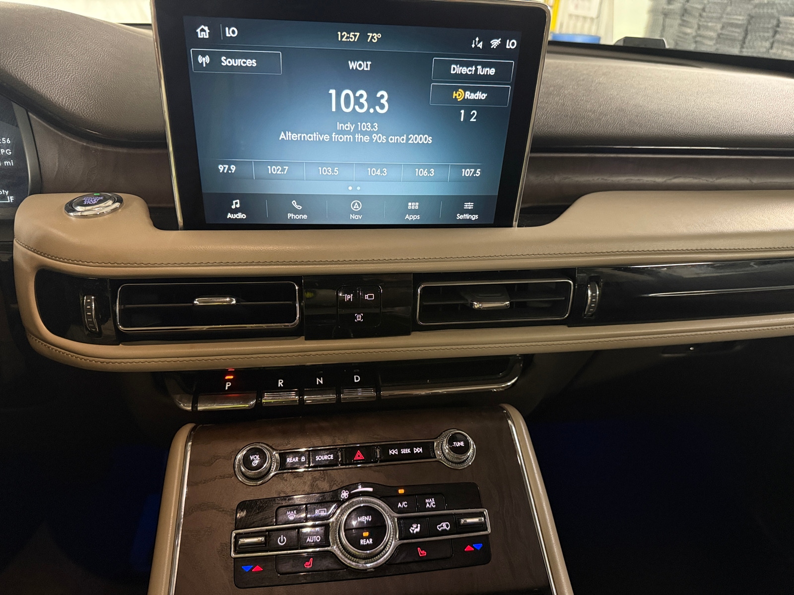 Thumbnail: 2021 Lincoln Aviator - 3