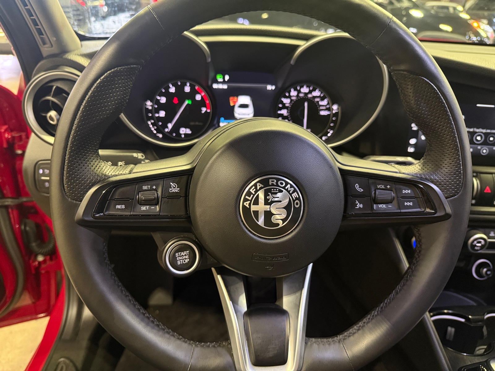 Thumbnail: 2020 Alfa Romeo Giulia - 4