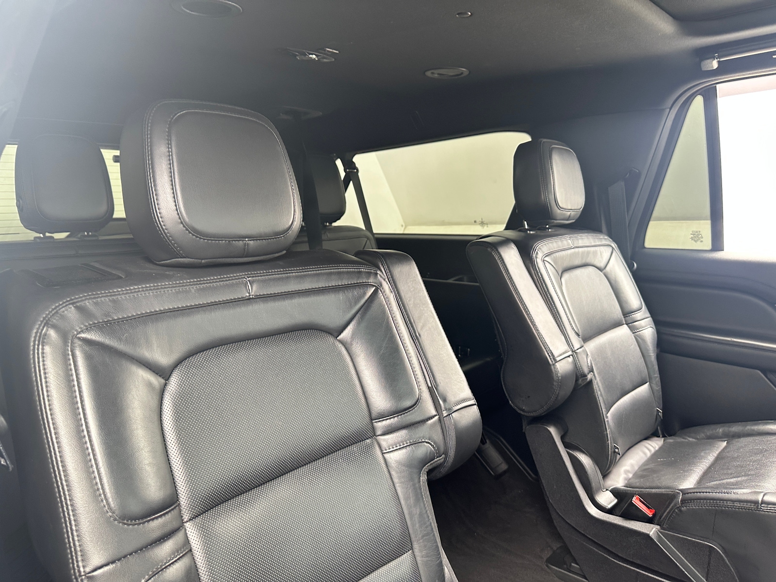 Thumbnail: 2021 Lincoln Navigator L - 5