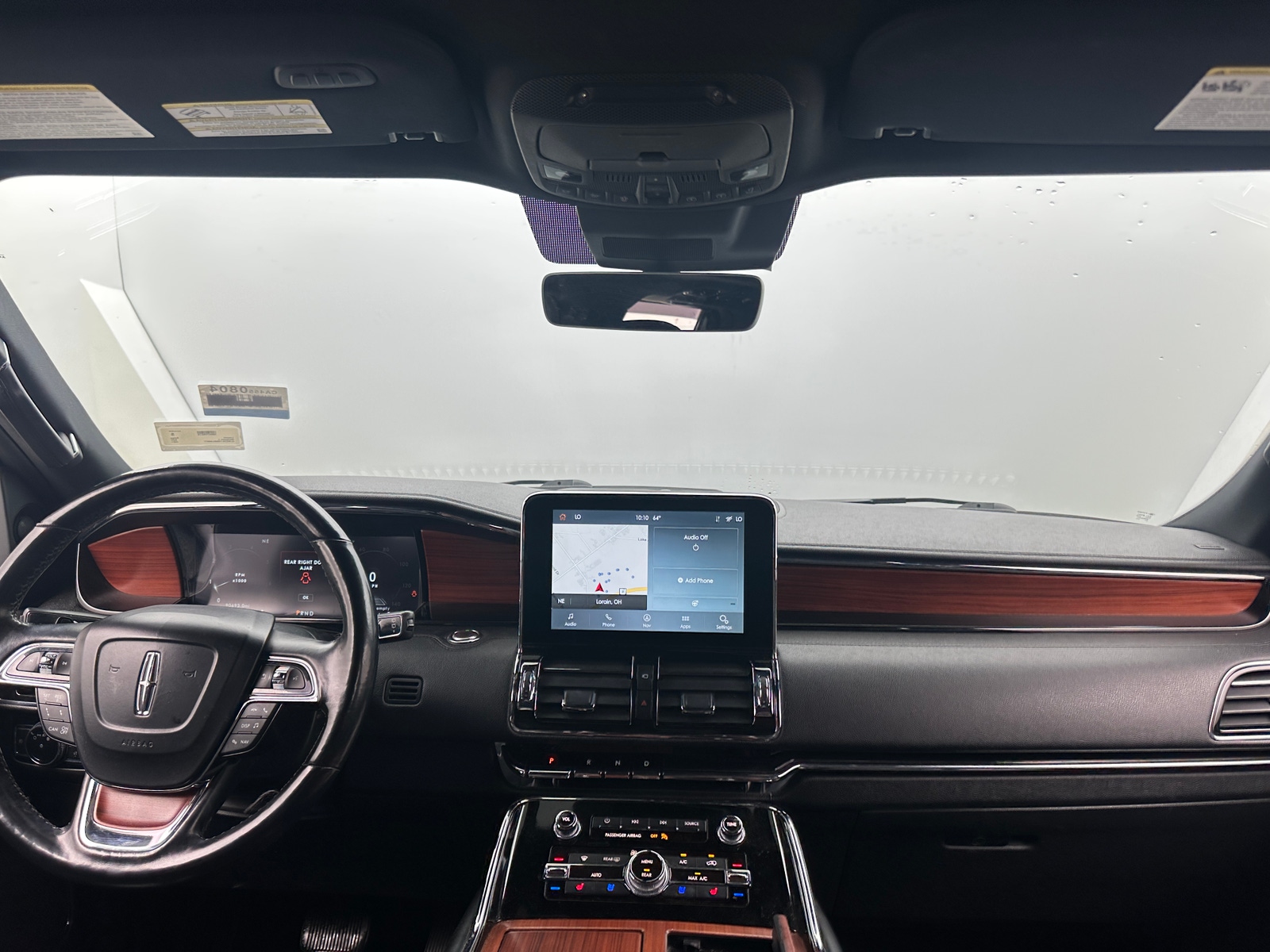 Thumbnail: 2021 Lincoln Navigator L - 2