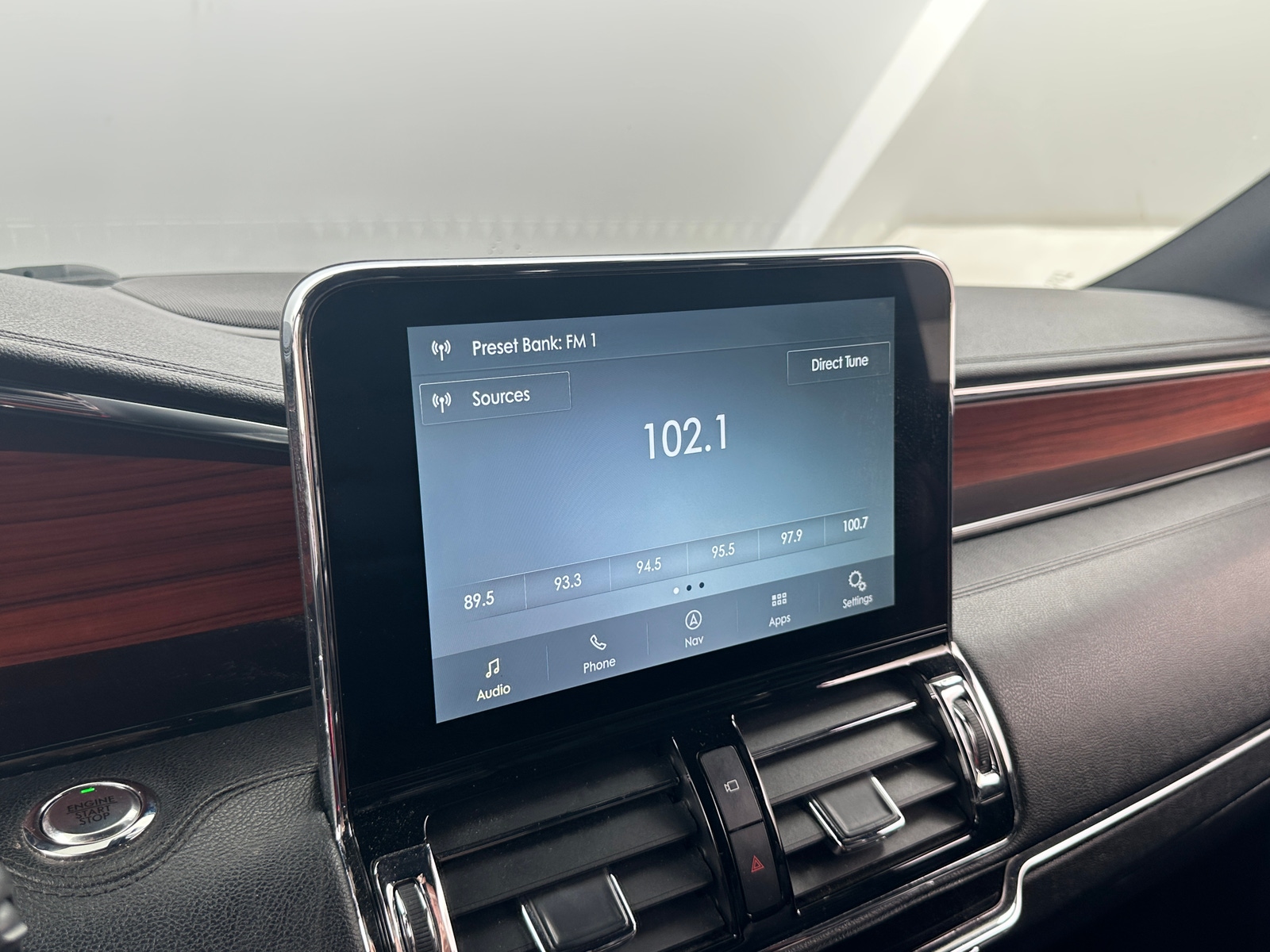 Thumbnail: 2021 Lincoln Navigator L - 3