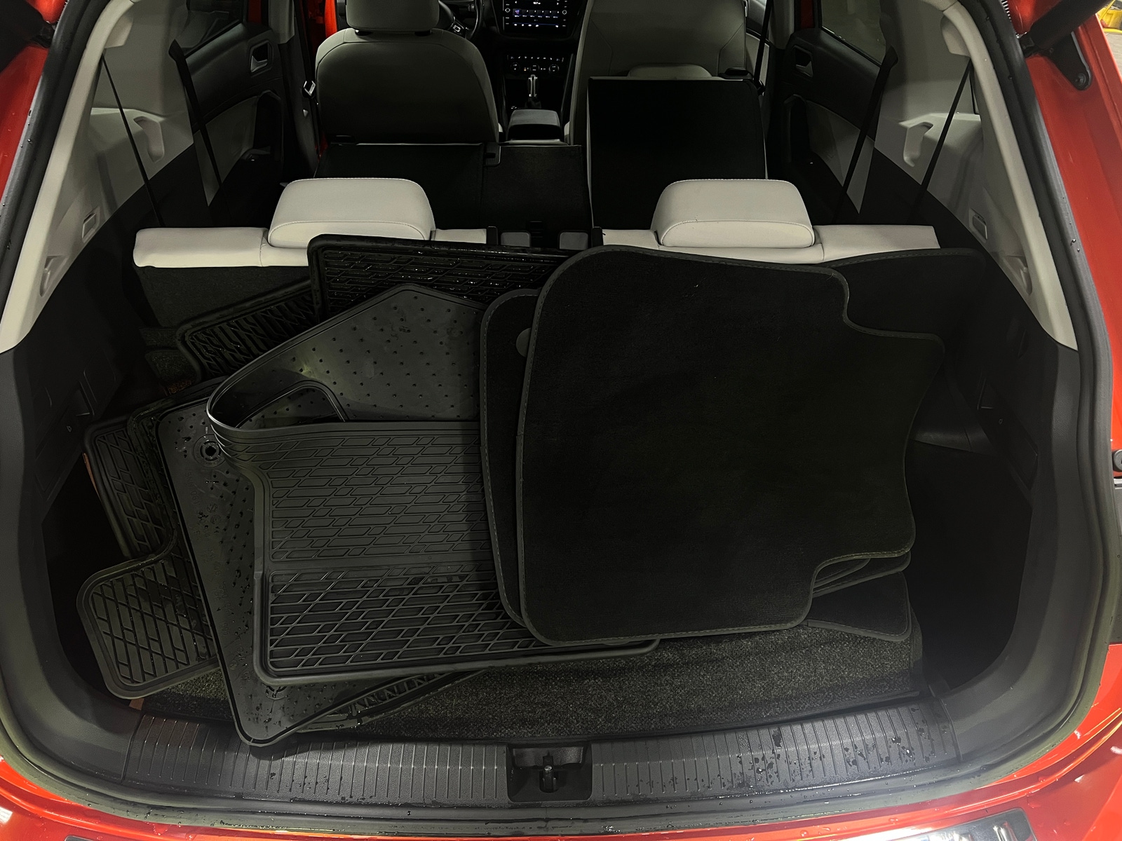 Thumbnail: 2019 Volkswagen Tiguan - 6