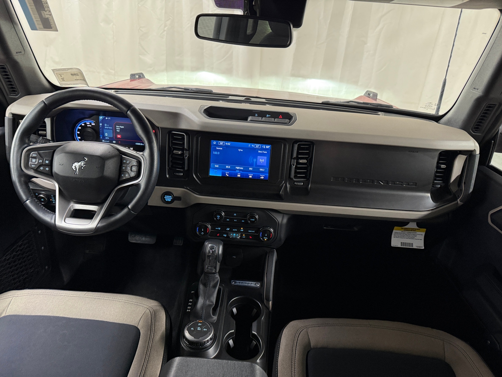 Thumbnail: 2022 Ford Bronco - 3