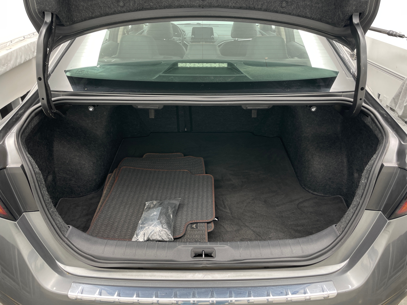 Thumbnail: 2019 Nissan Altima - 7