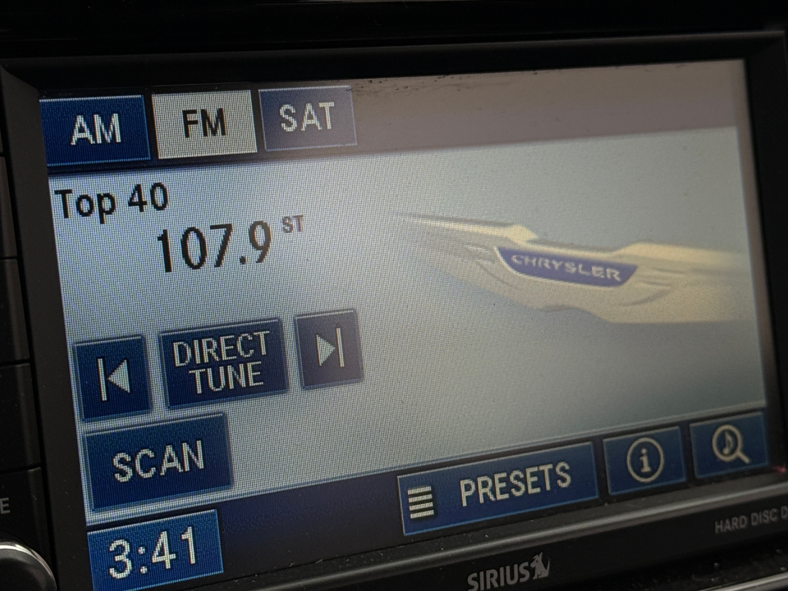 Thumbnail: 2011 Chrysler 200 - 3