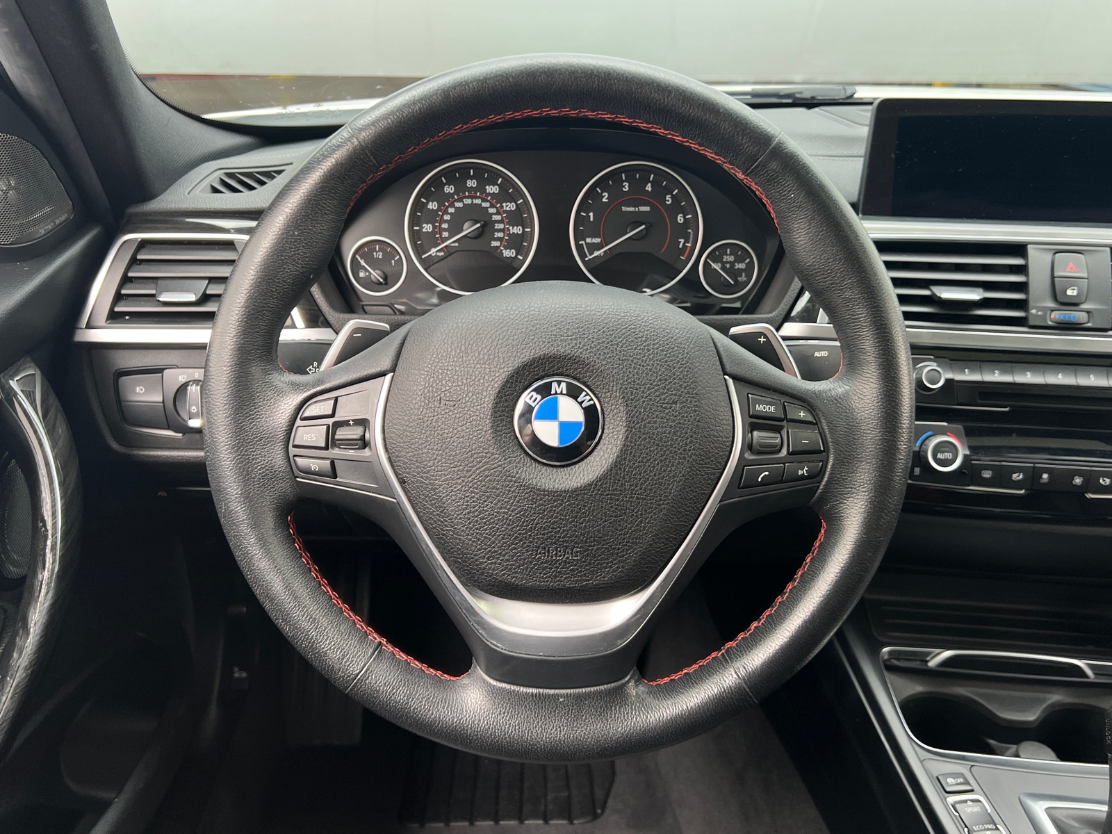 Thumbnail: 2018 BMW 3 Series - 4