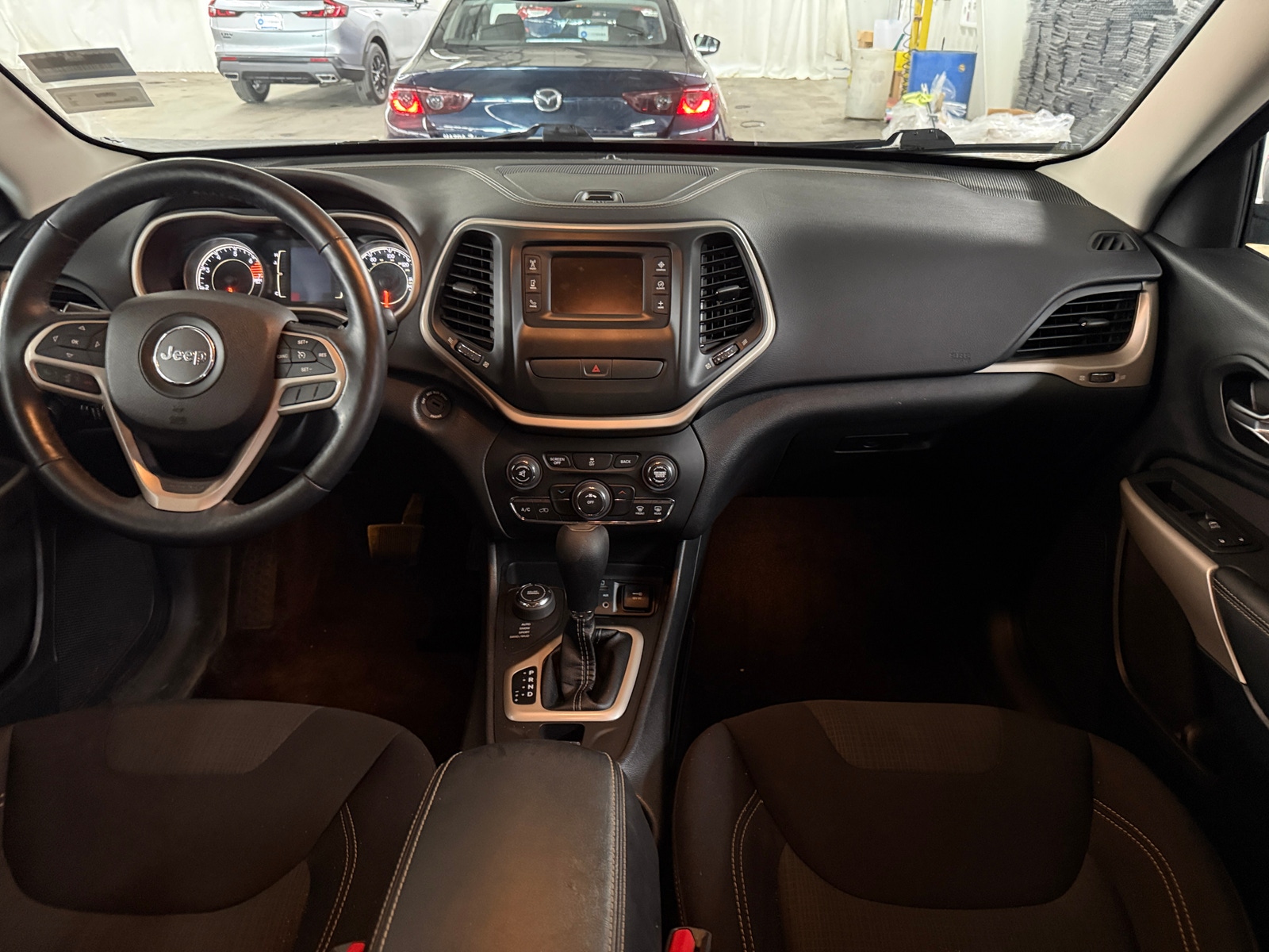 Thumbnail: 2017 Jeep Cherokee - 3