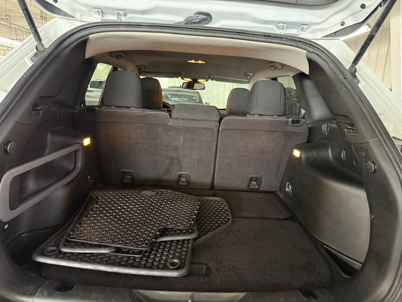 Thumbnail: 2017 Jeep Cherokee - 7