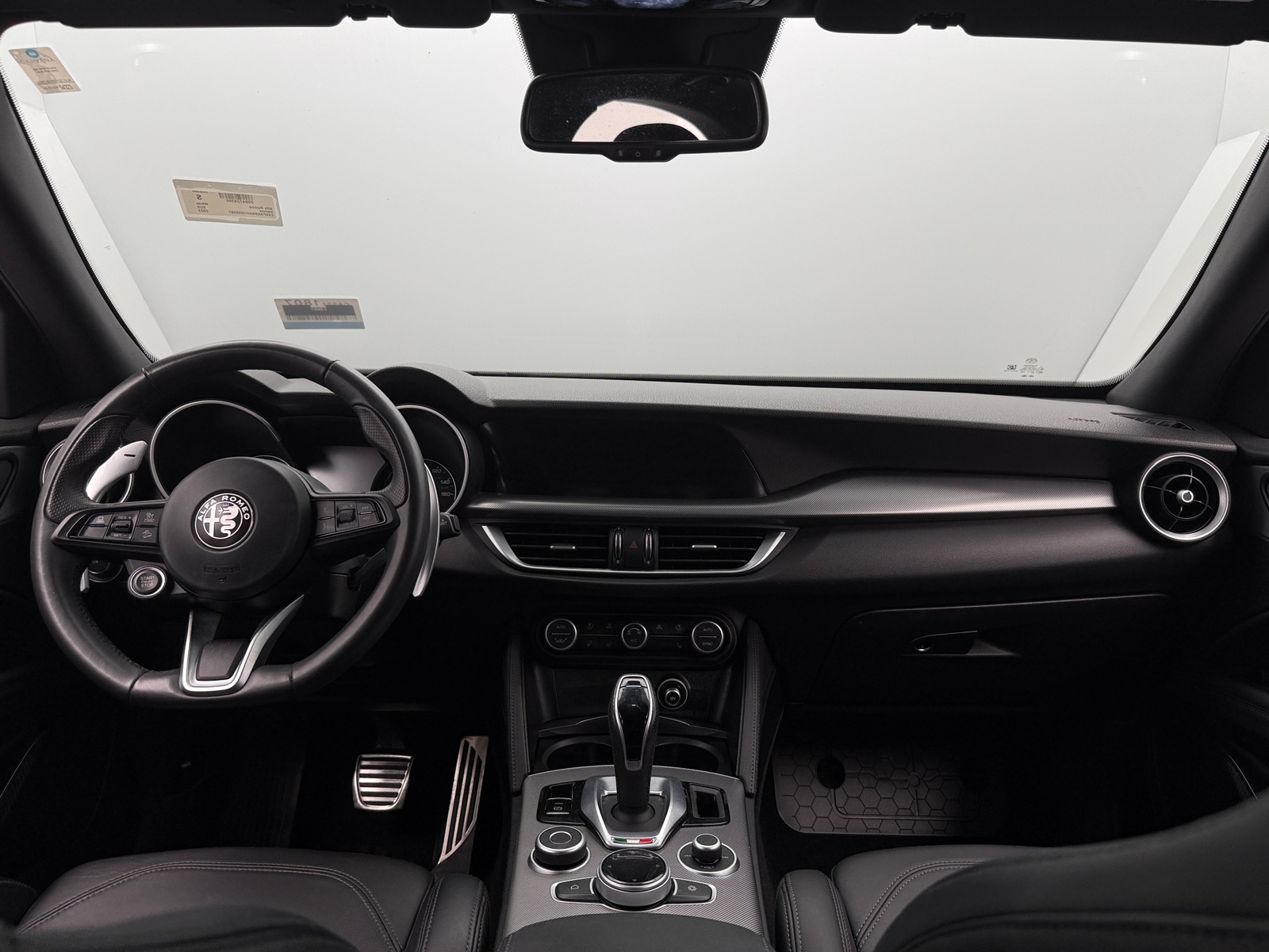 Thumbnail: 2023 Alfa Romeo Stelvio - 2