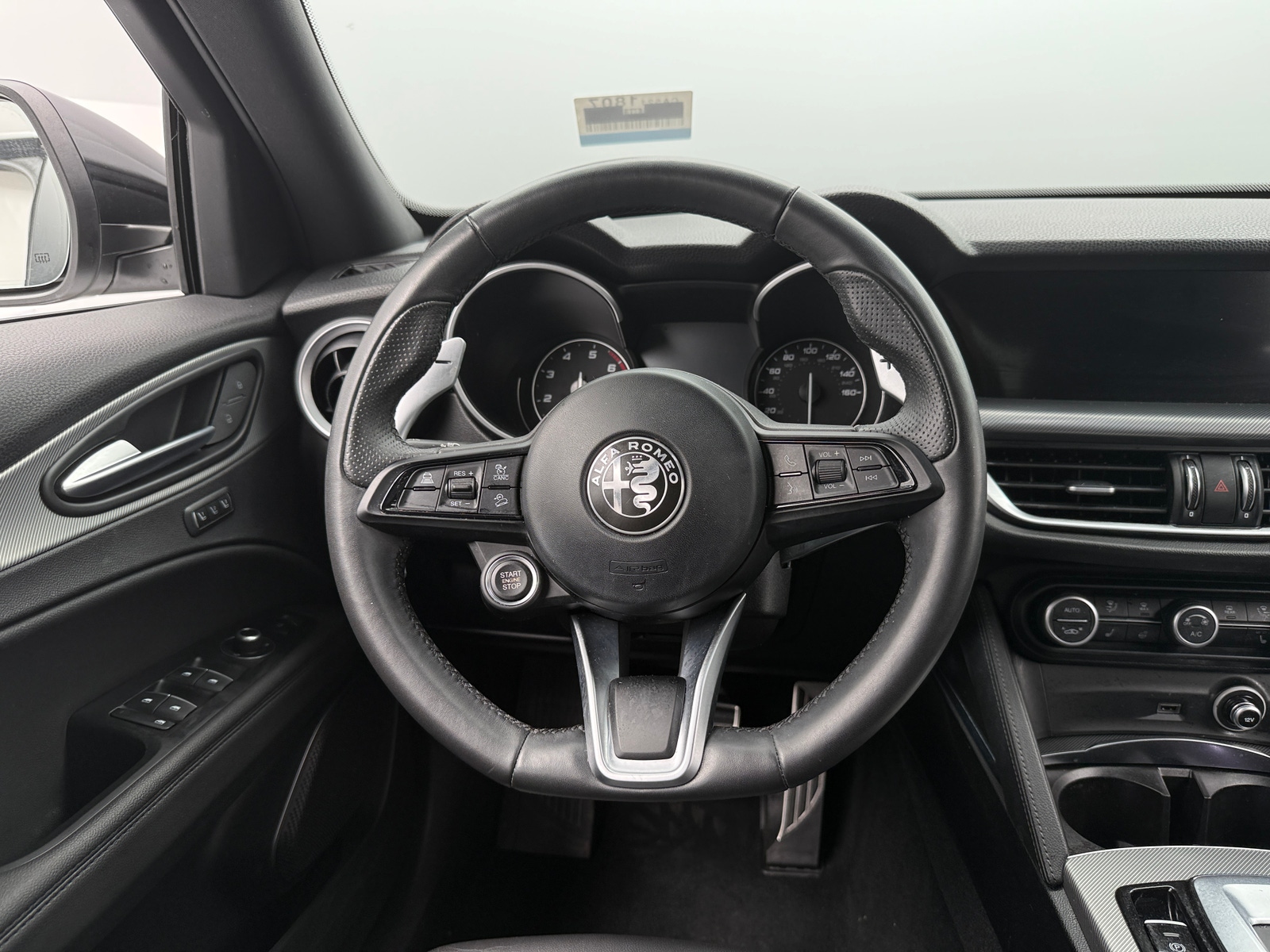 Thumbnail: 2023 Alfa Romeo Stelvio - 4