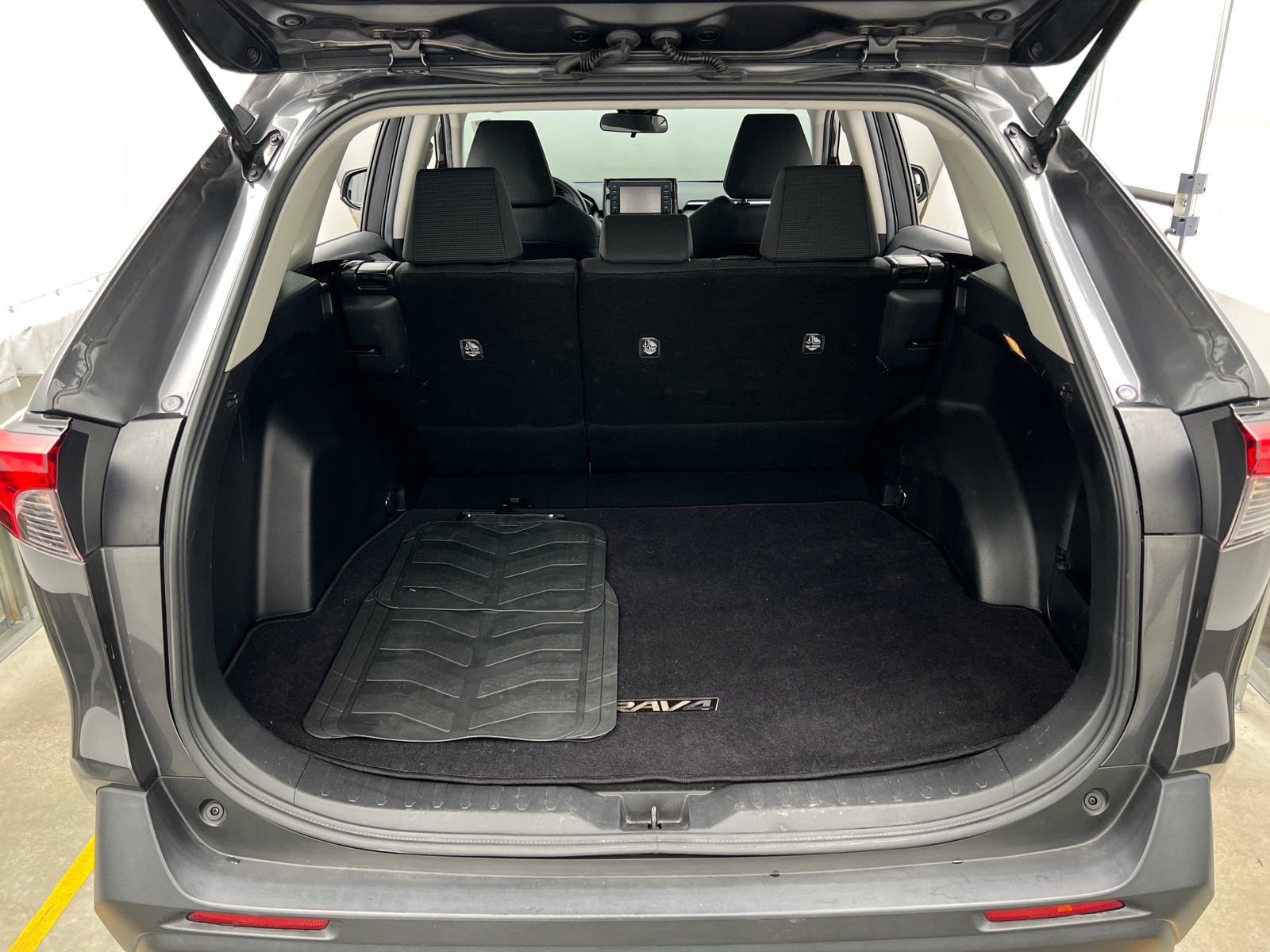 Thumbnail: 2021 Toyota RAV4 - 7