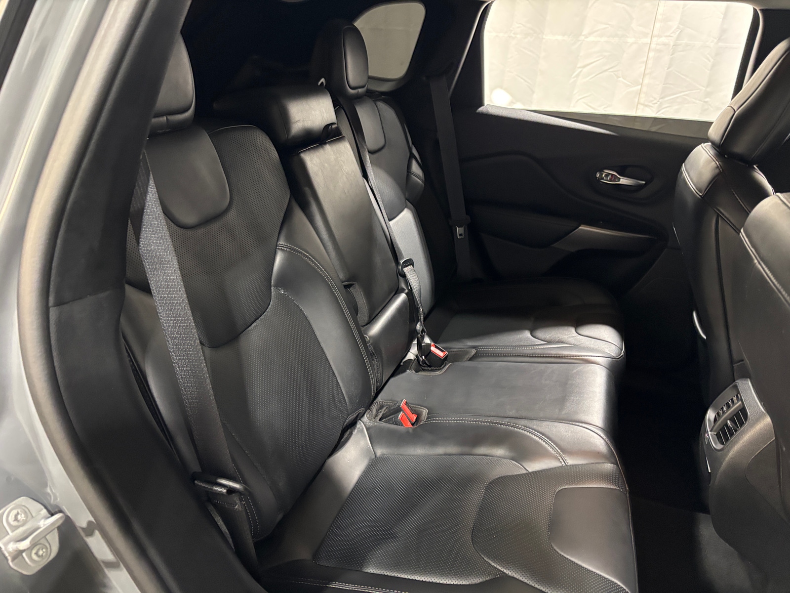 Thumbnail: 2020 Jeep Cherokee - 5