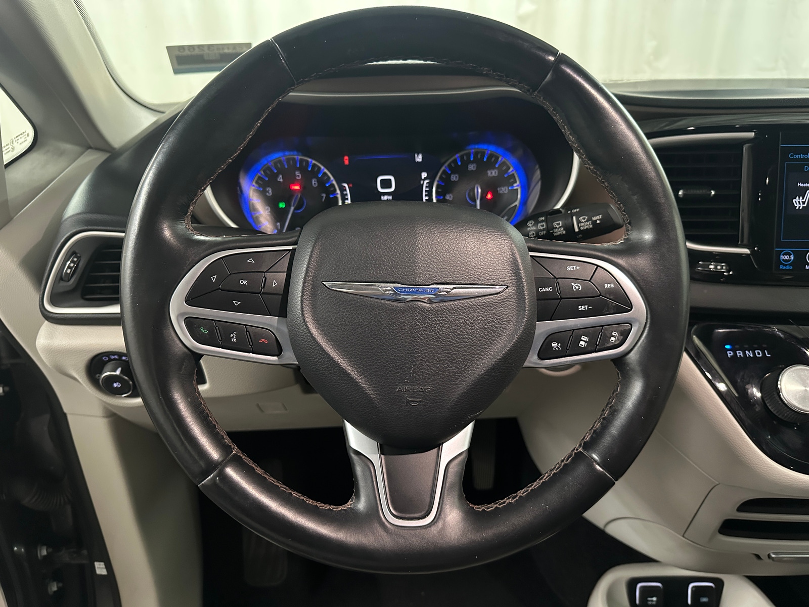 Thumbnail: 2018 Chrysler Pacifica - 4