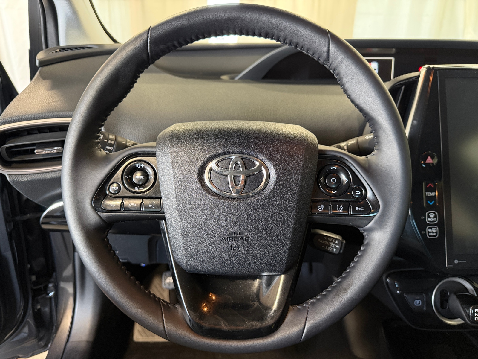 Thumbnail: 2022 Toyota Prius Prime - 5